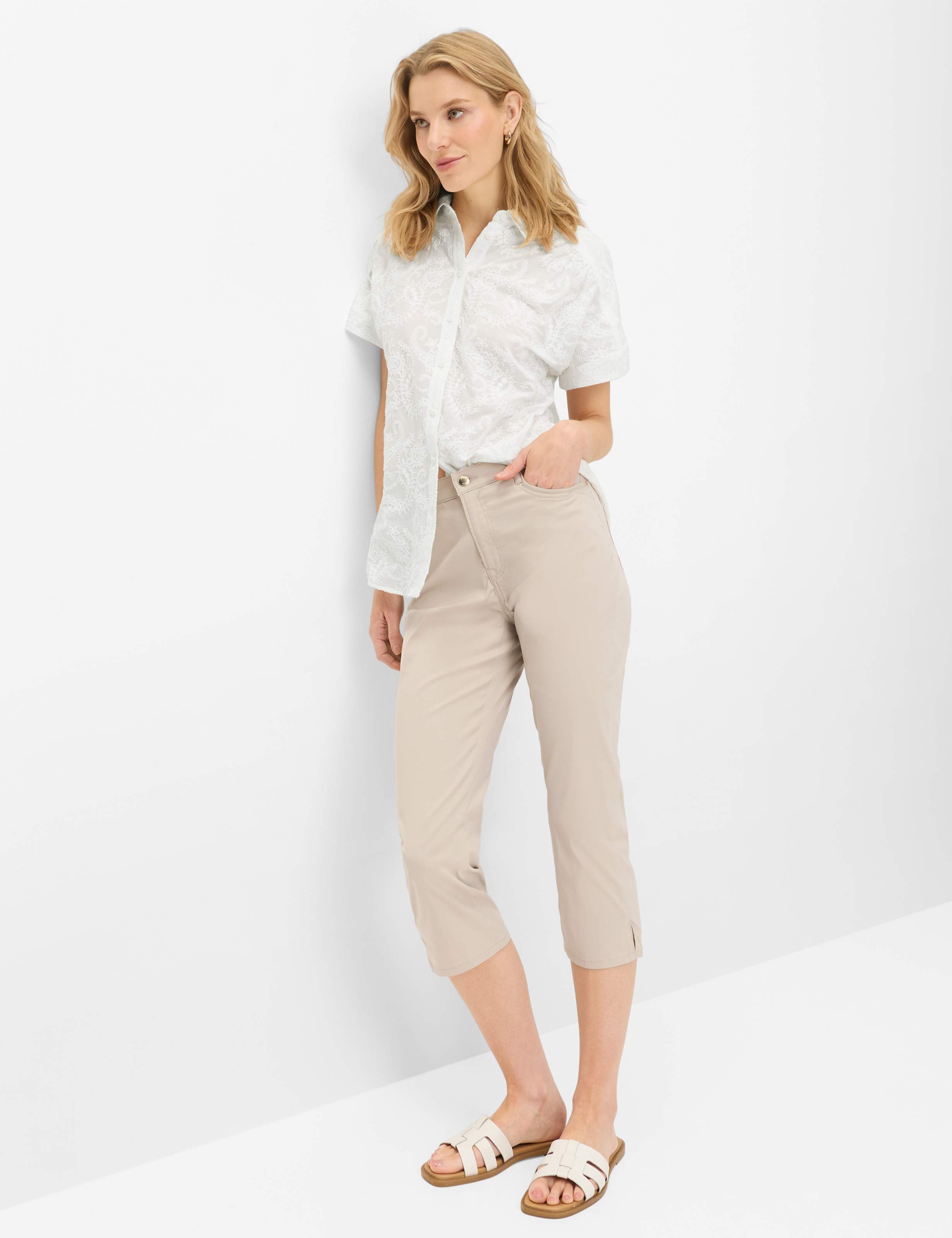 Femme Style MARY C Beige Clair Regular Fit Tenue du mannequin