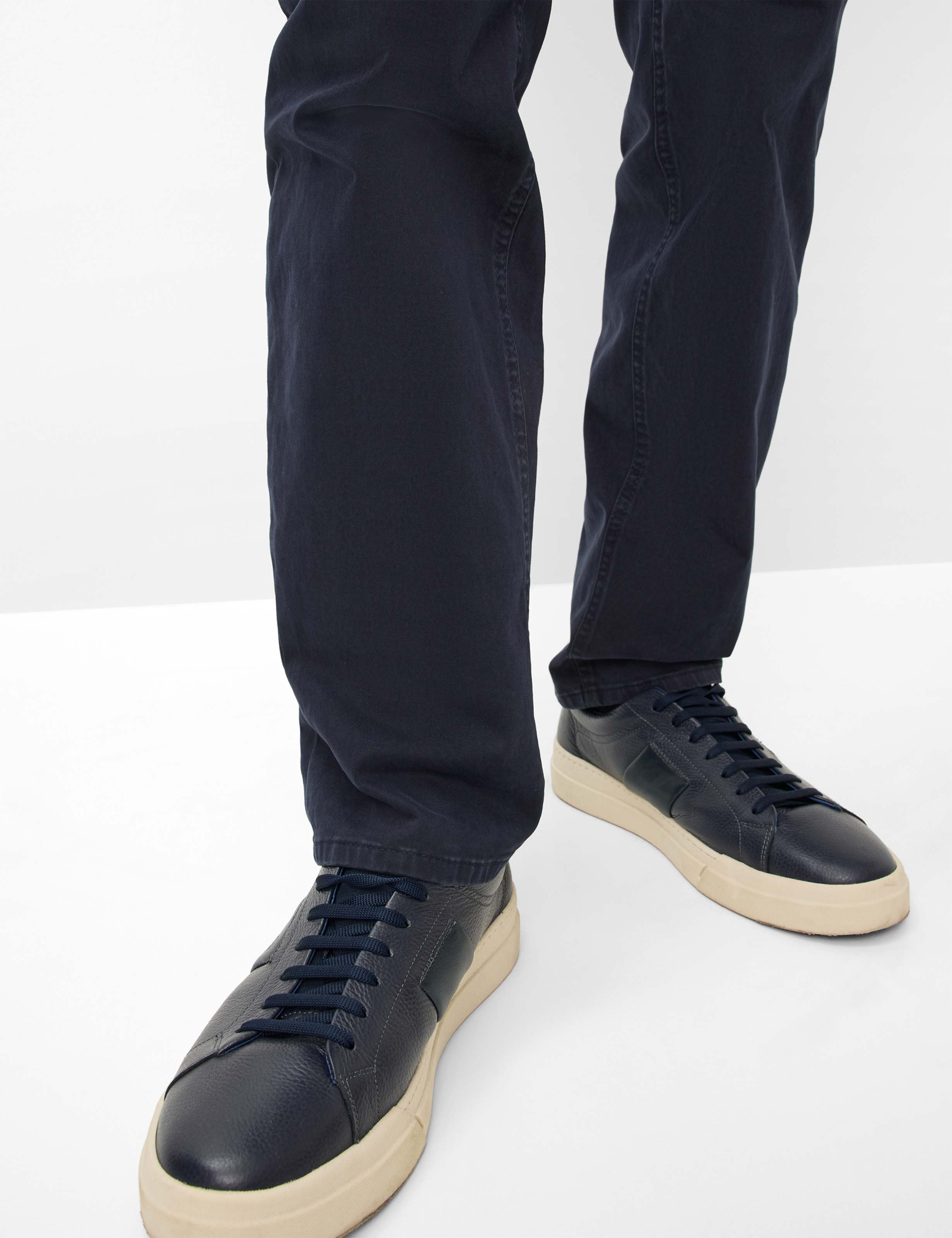 Herren Style LUKE Dunkelblau Modern Fit Detail 1