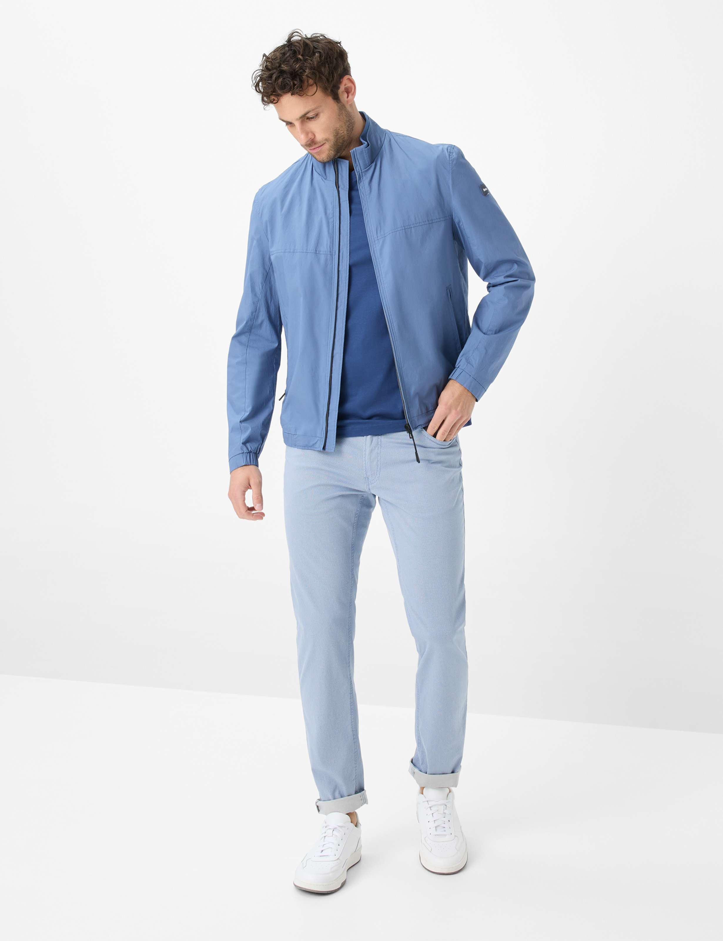 Heren Style CHUCK Lichtblauw Modern Fit Model outfit