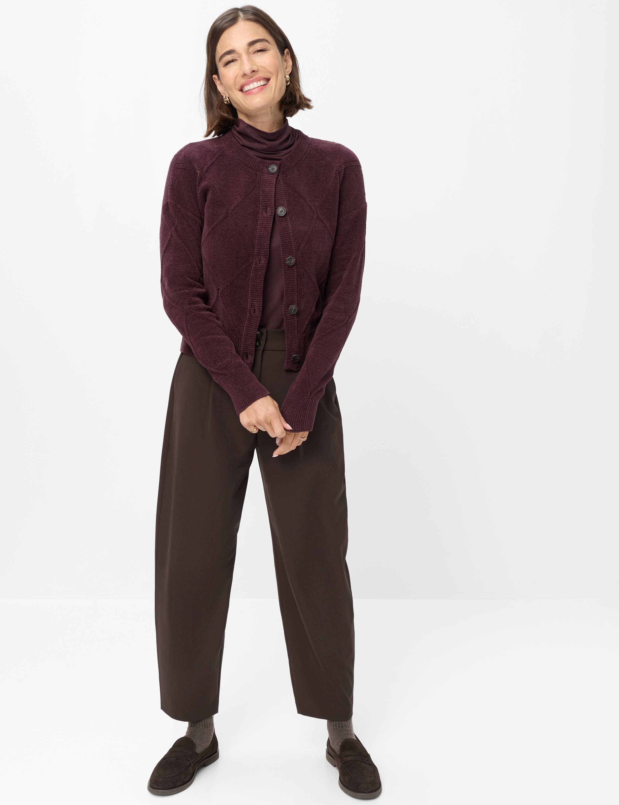 Damen Style ANIQUE Dunkles Lila  Model Outfit