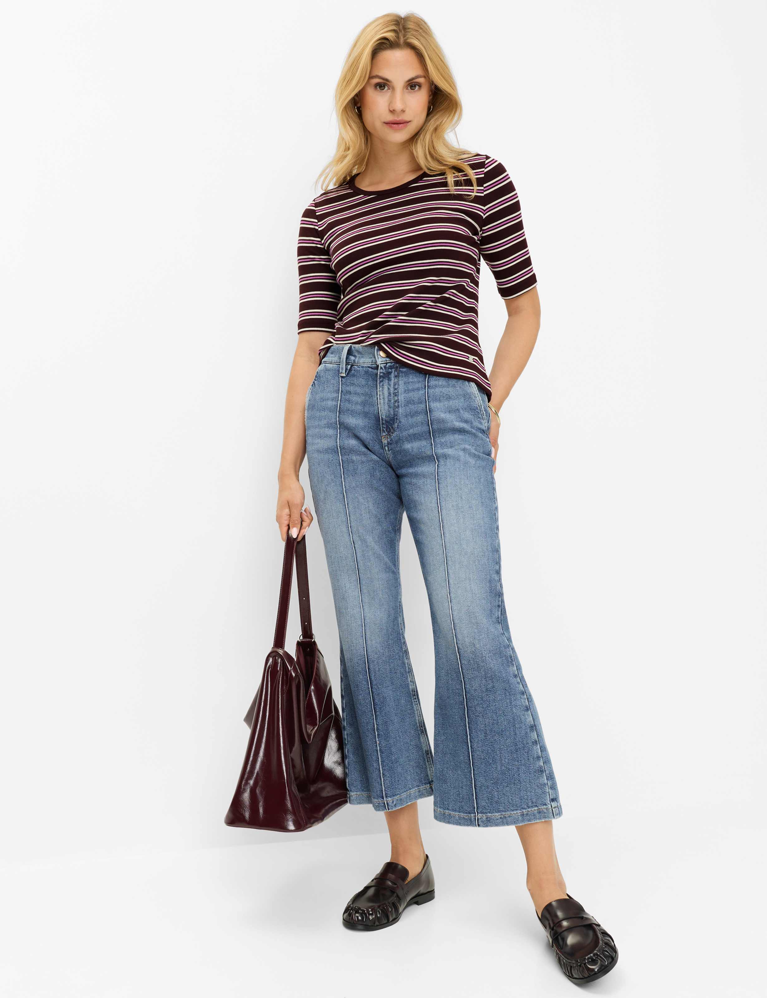 Femme Style CARINA S Violette Foncé  Tenue du mannequin