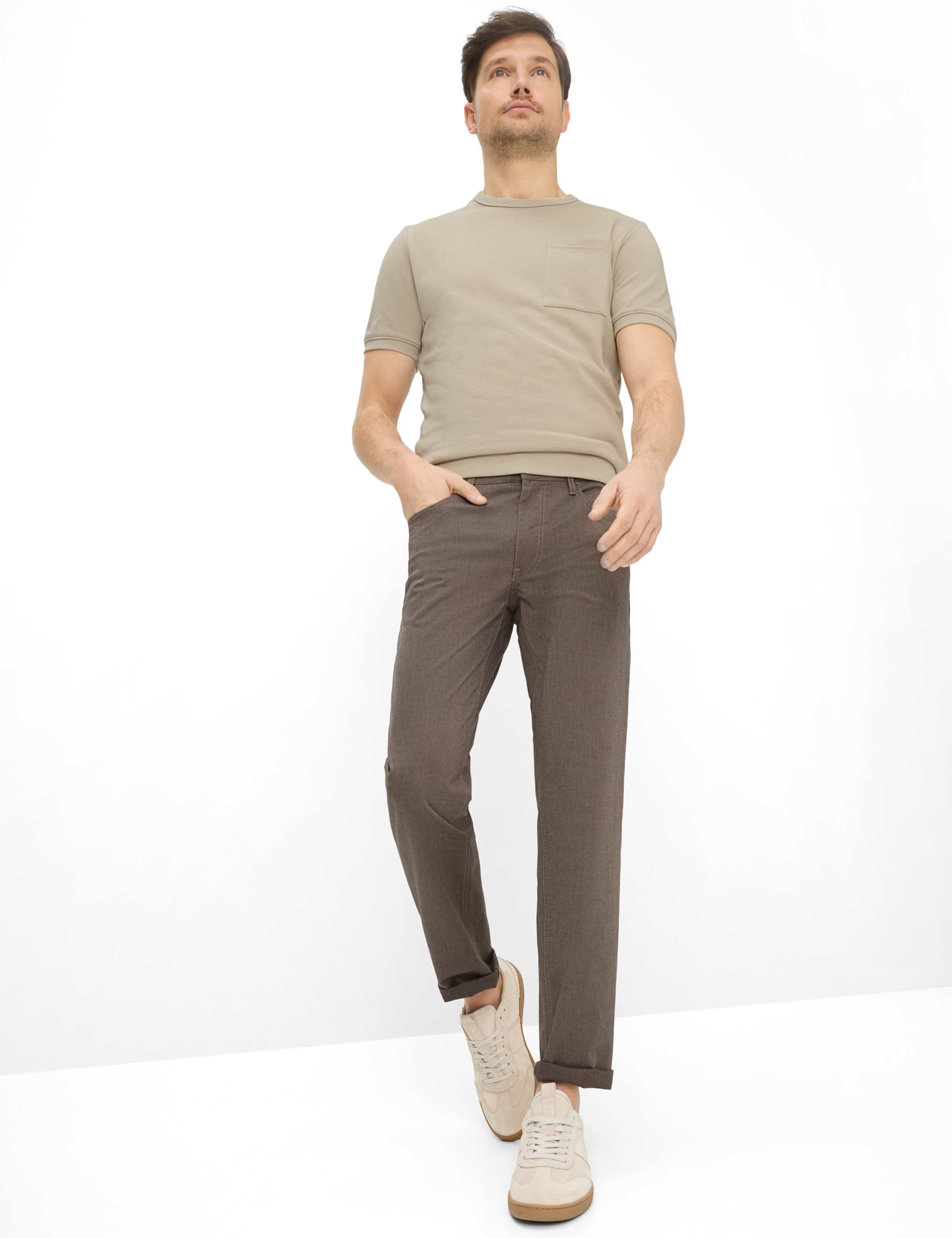 Herre Style CADIZ Mørkebrun Straight Fit Model Outfit