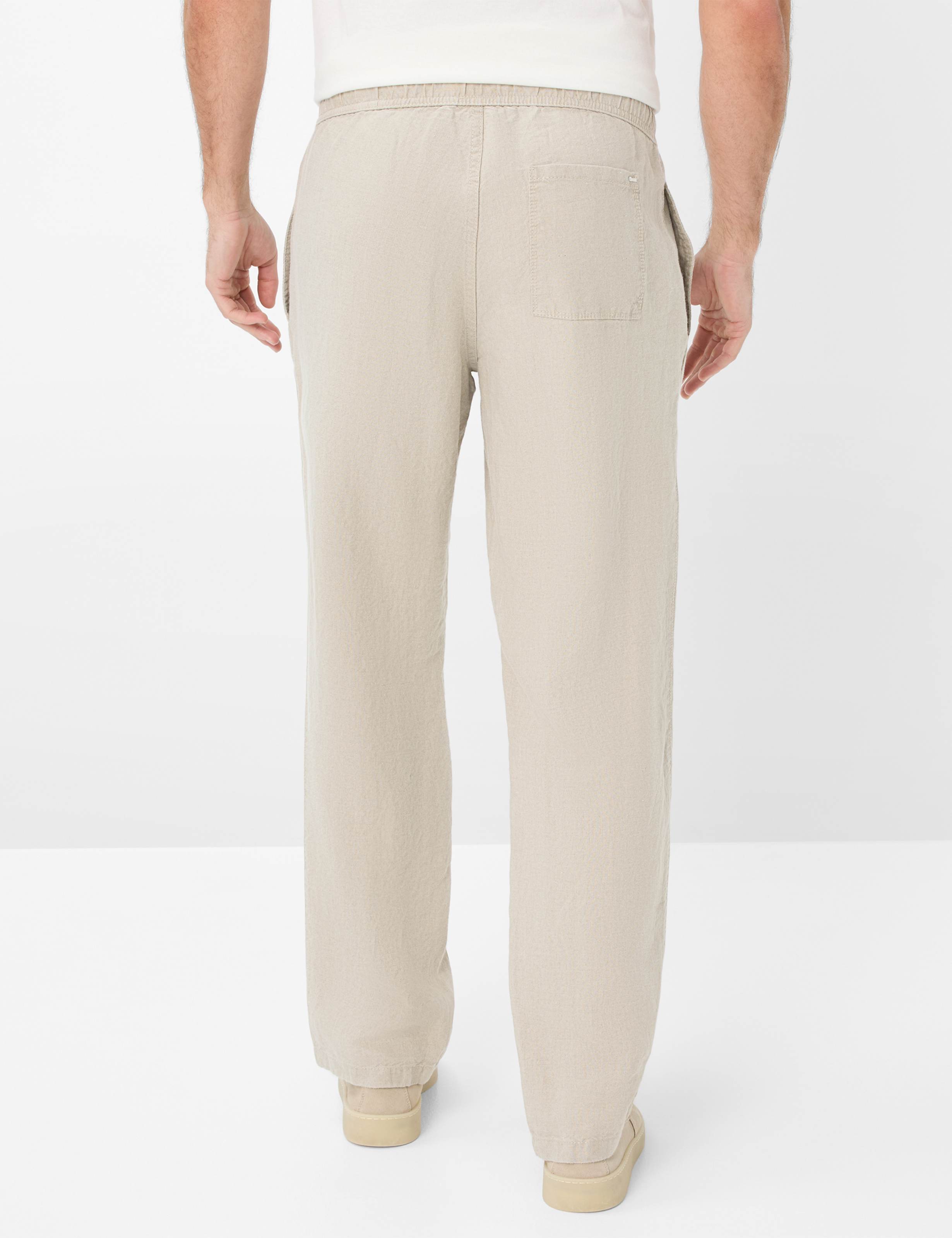 Herren Style ELIAS Beige Relaxed Fit Model Rueck