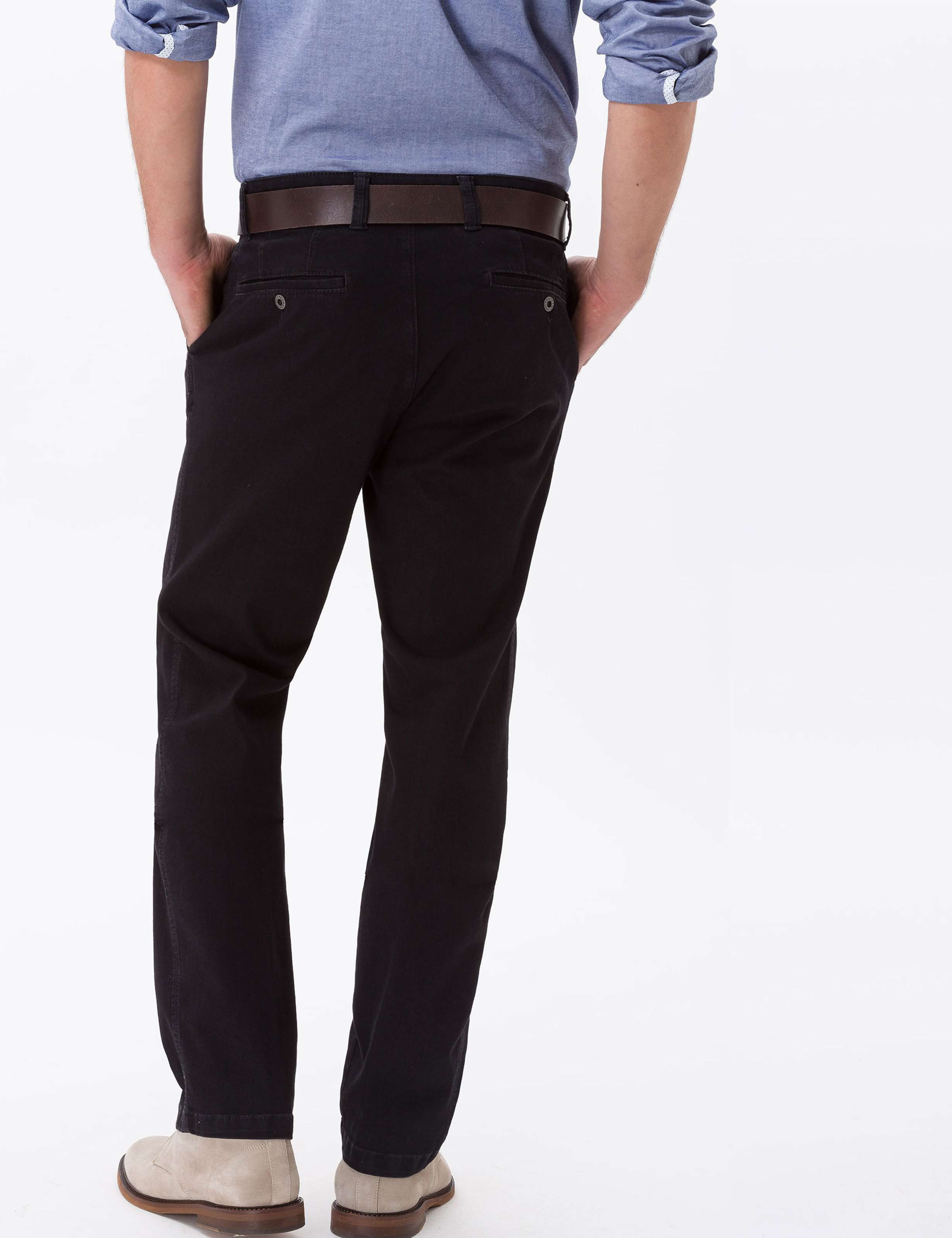 Herren Style JIM Denim Schwarz Regular Fit Model Outfit
