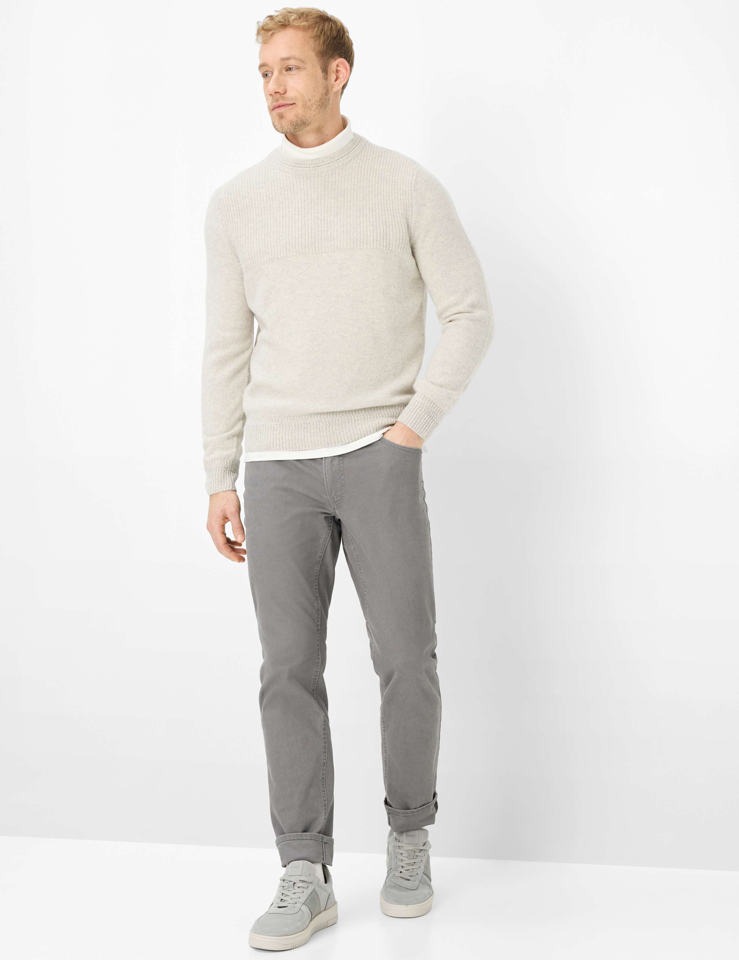 Homme Style CHUCK Gris Moyen Modern Fit Tenue du mannequin