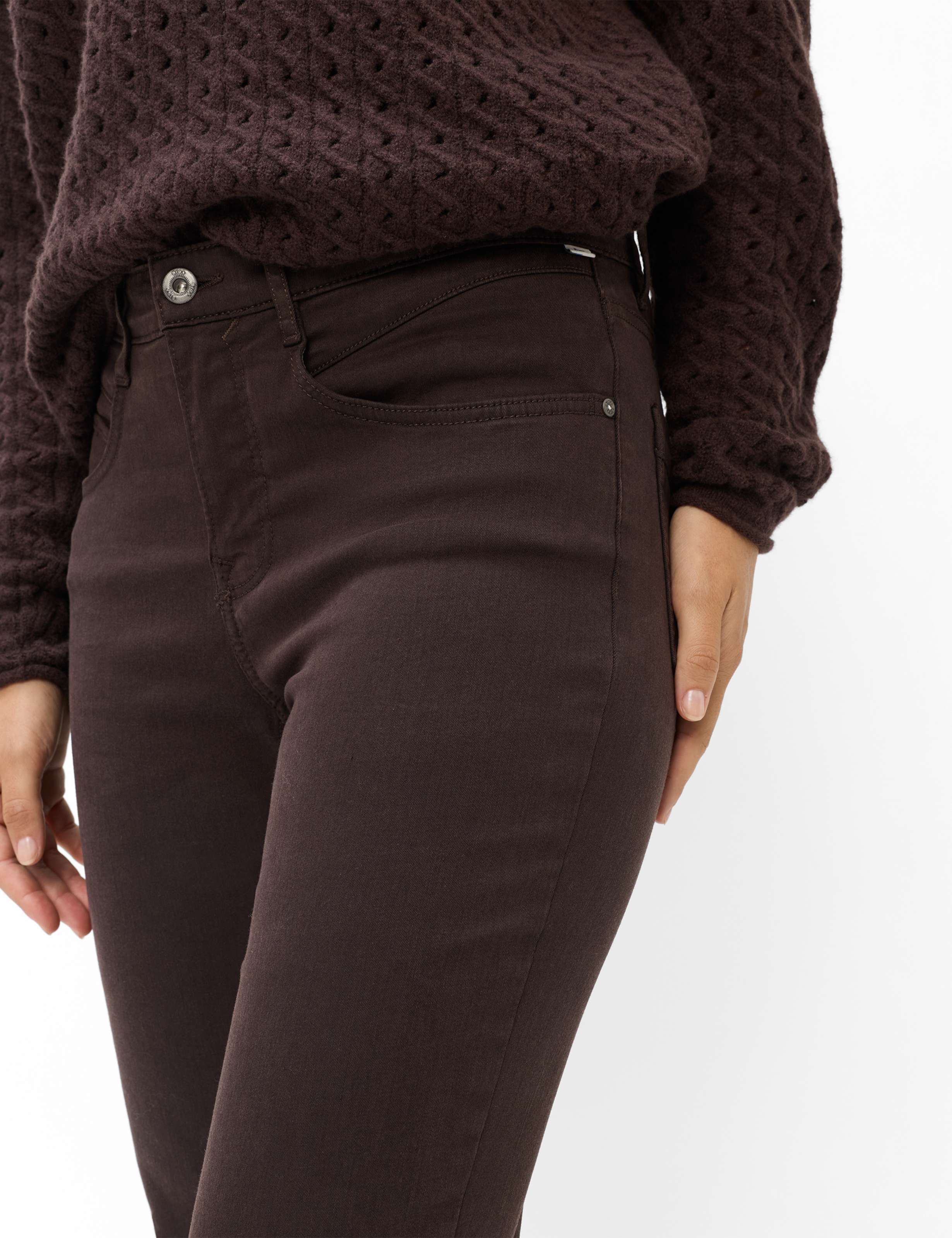 Damen Style CAROLA Denim Dunkelbraun Feminine Fit Detail 2