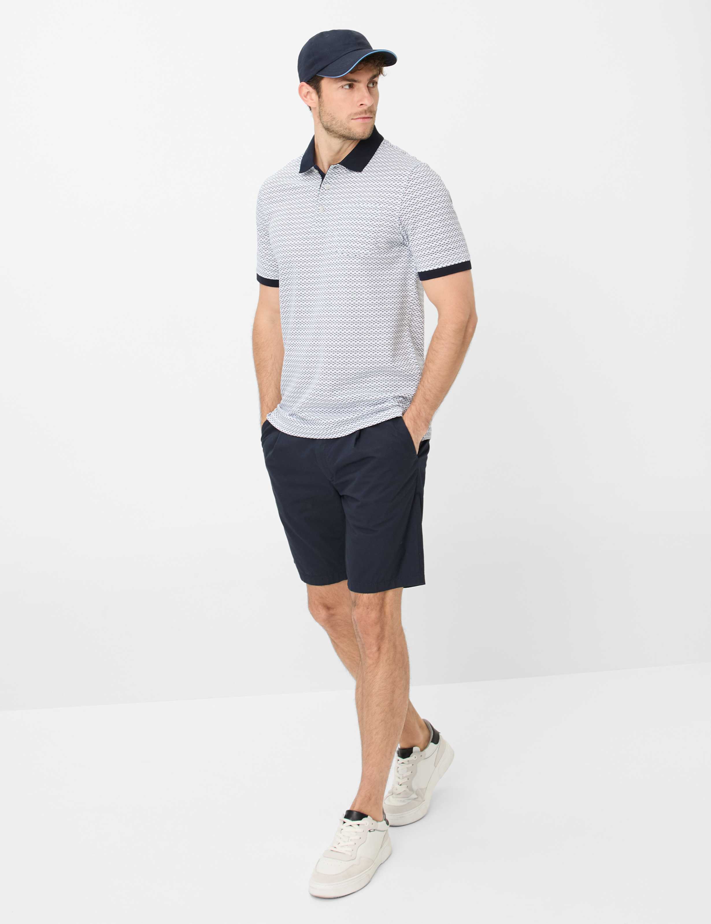 Homme Style PETE Bleu Foncé  Tenue du mannequin