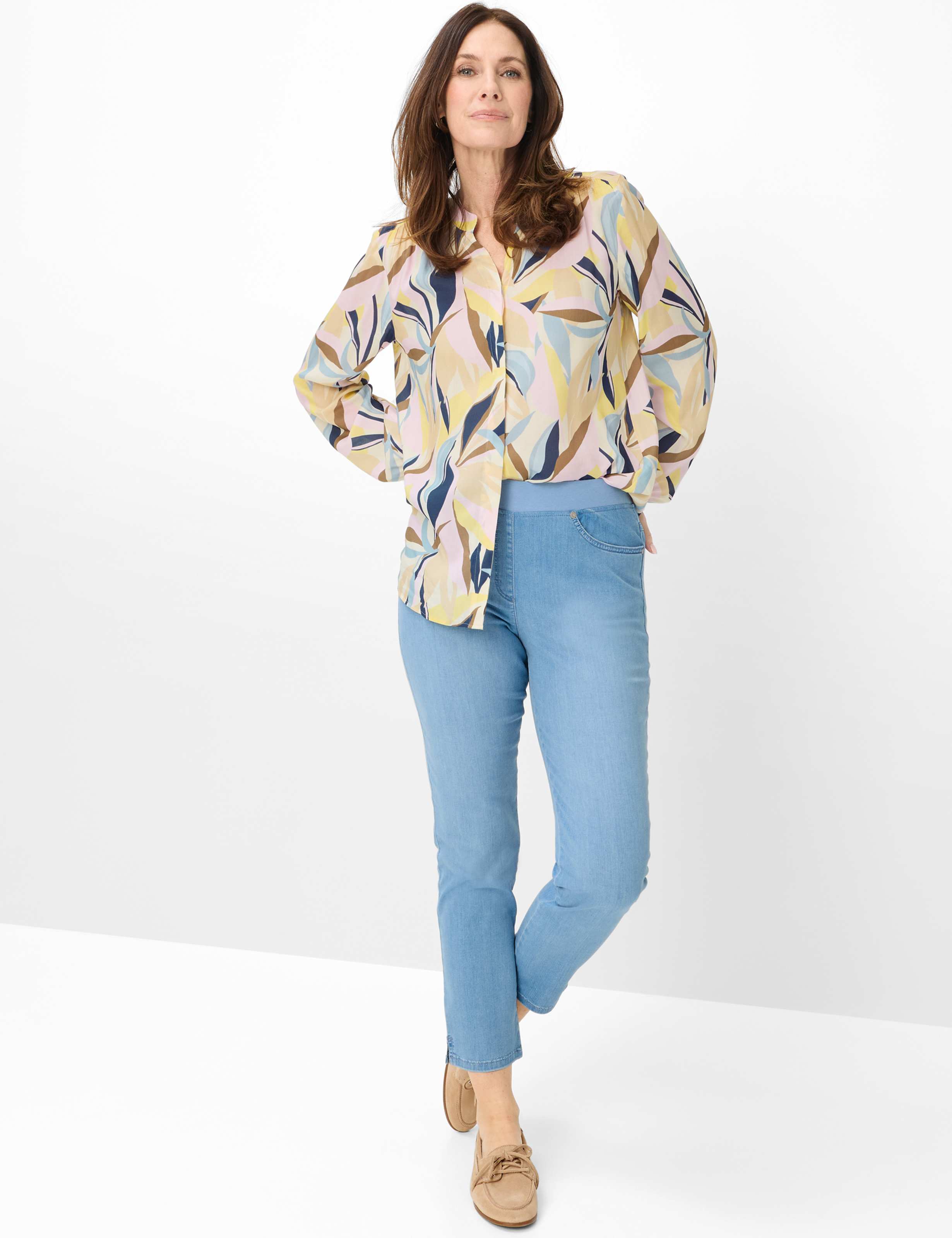 Femme Style PAMINA 6/8 Denim Bleu Slim Fit Tenue du mannequin