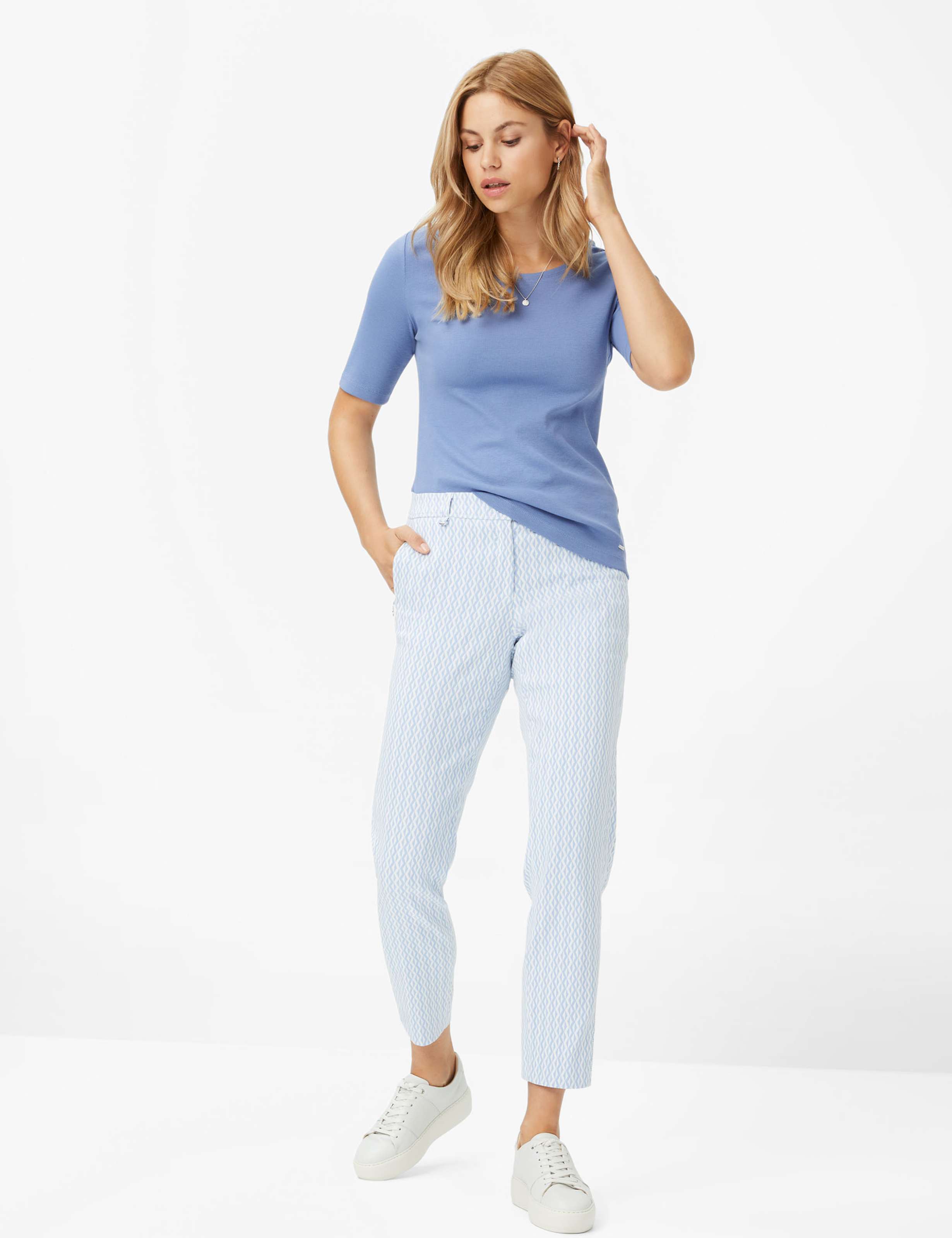 Women Style MARON S BLUE DUSK Regular Fit Model Outfit