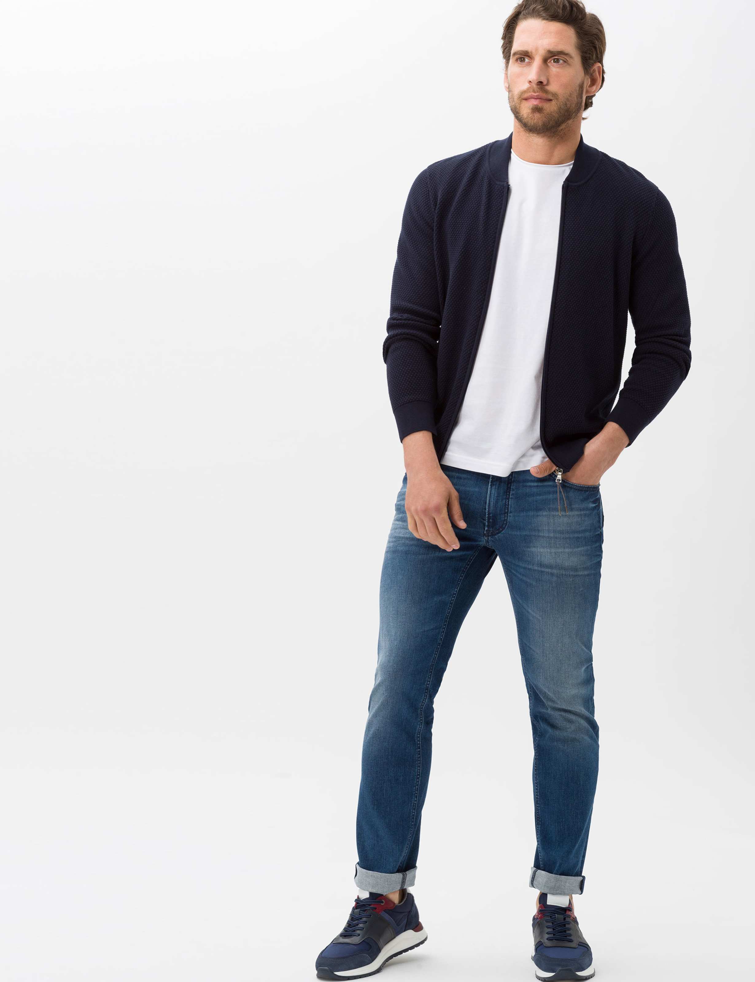 Men Style CHUCK Denim Blue Modern Fit Model Outfit