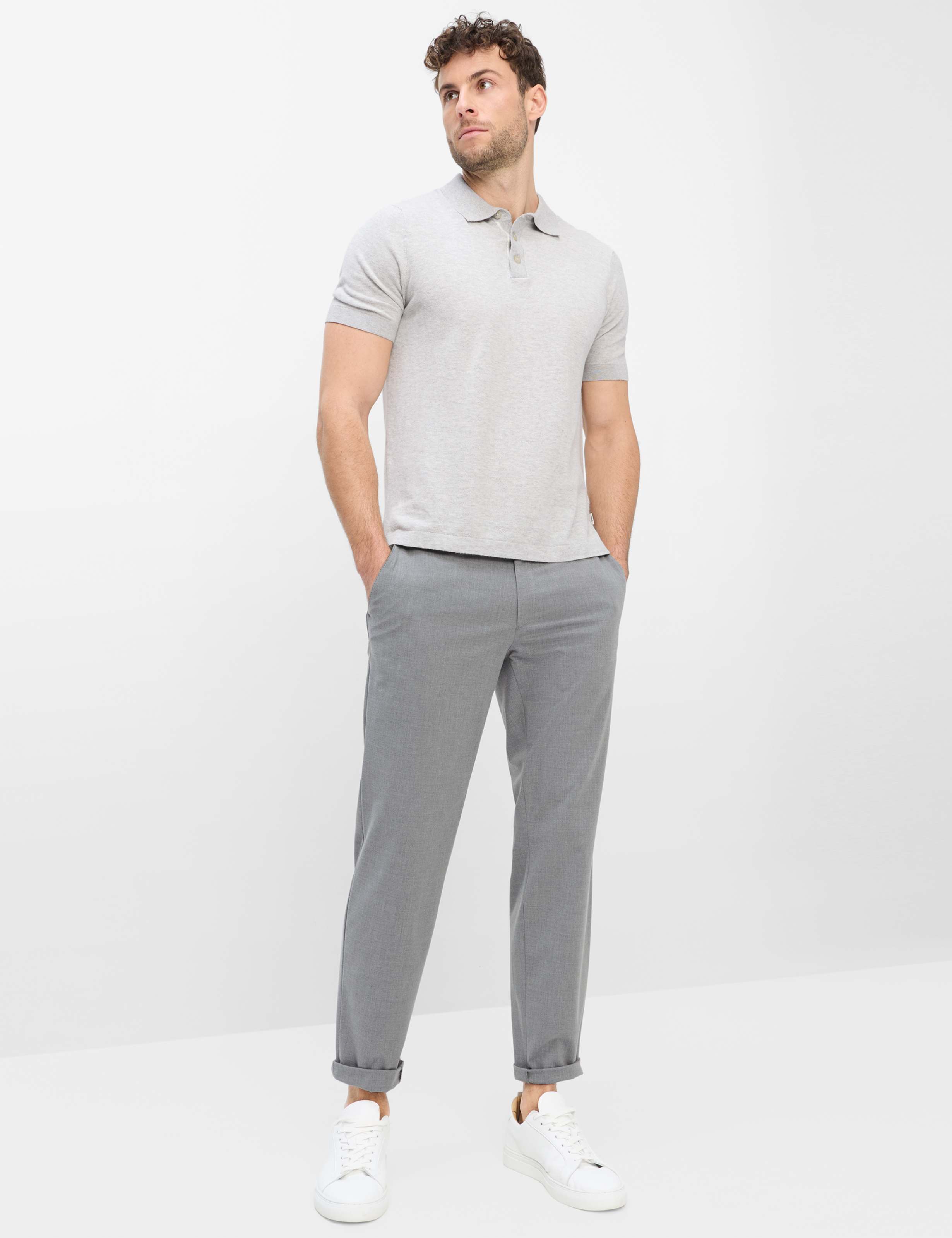 Herren Style PHIL Hellgrau Tapered Fit Model Outfit
