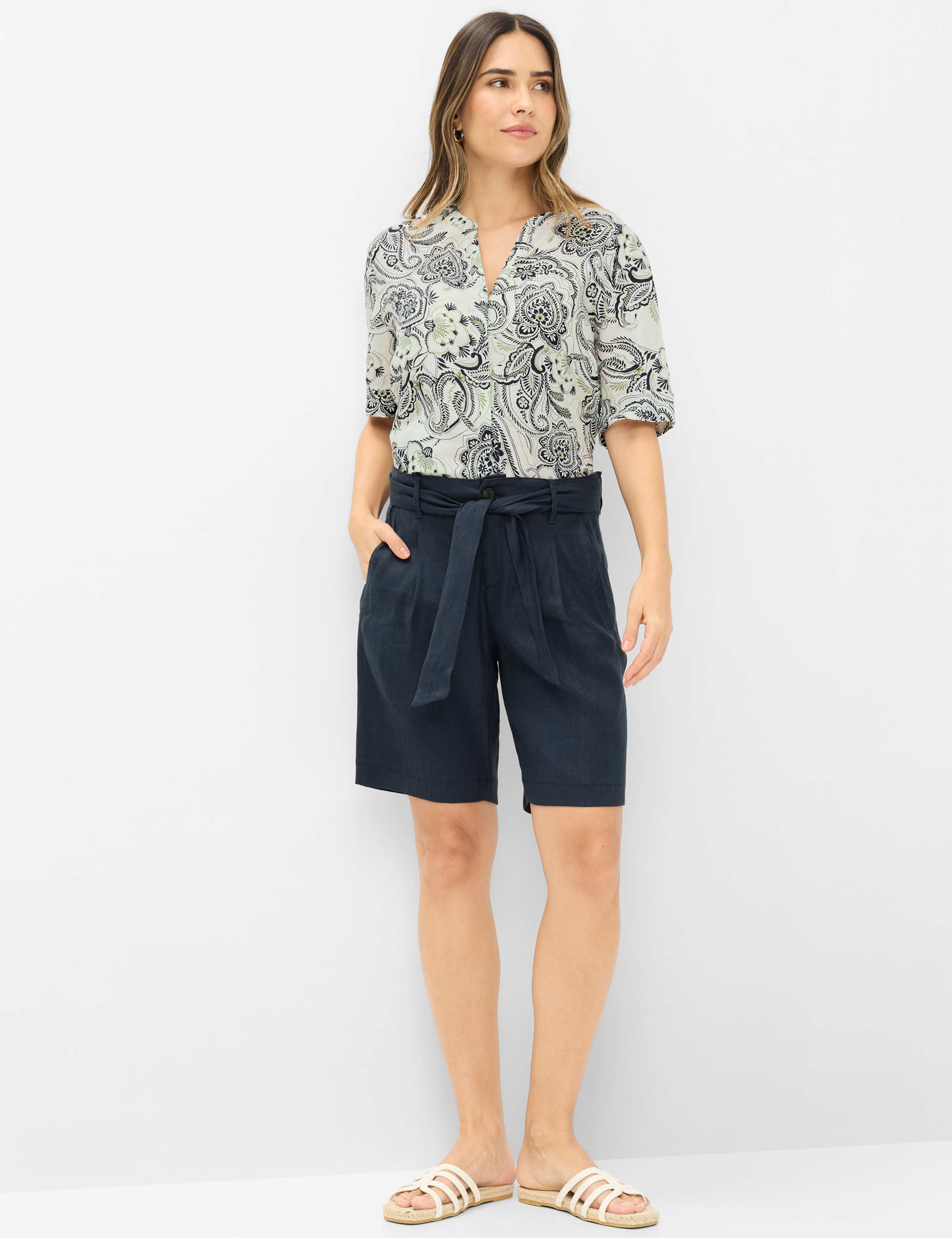 Femme Style MAINE B Bleu Foncé Wide Leg Tenue du mannequin