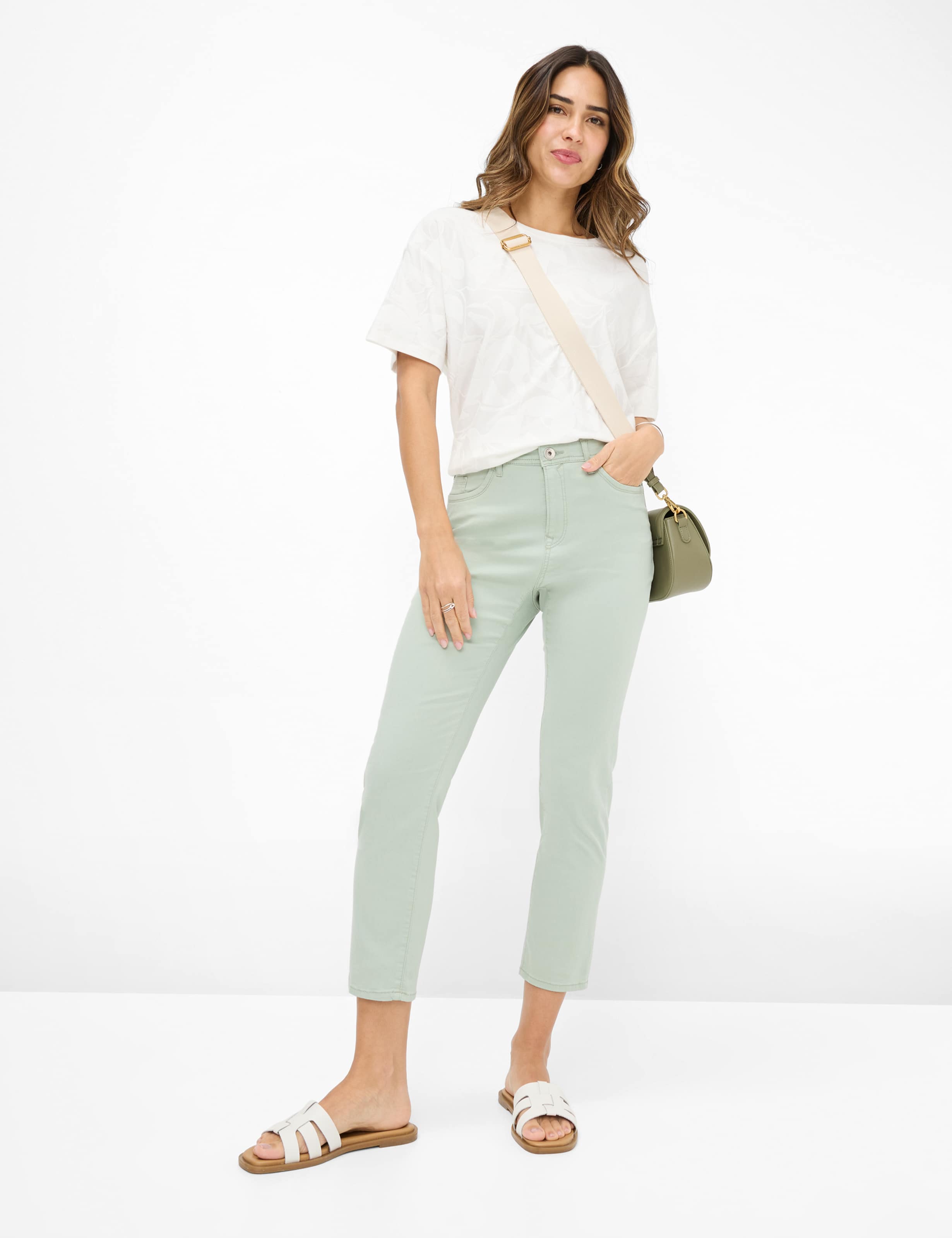 Damen Style CAROLA S Denim Hellgrün Feminine Fit Model Outfit