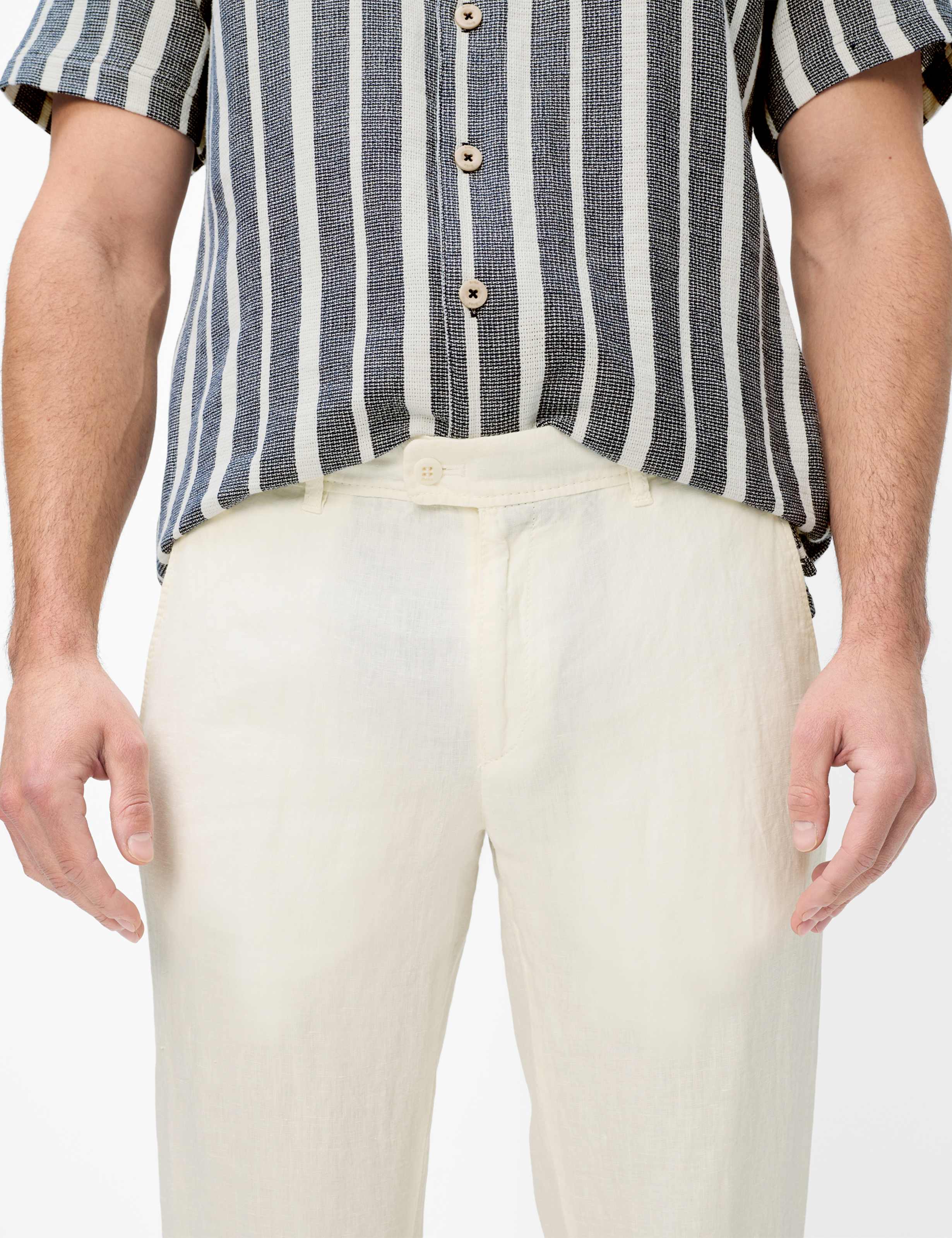Men Style EVANS White Regular Fit Detail 2