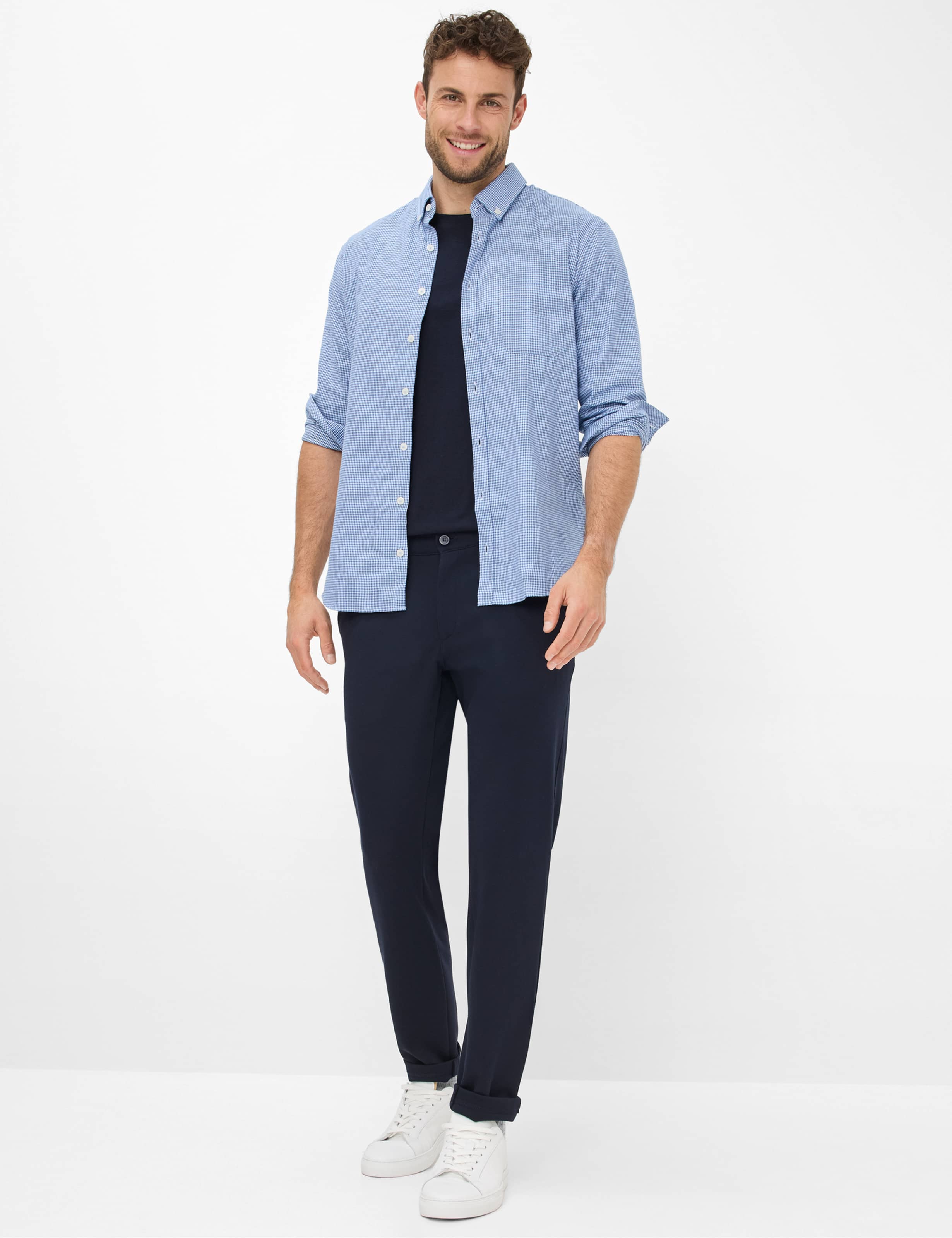 Homme Style PHIL Bleu Foncé Relaxed Fit Tenue du mannequin