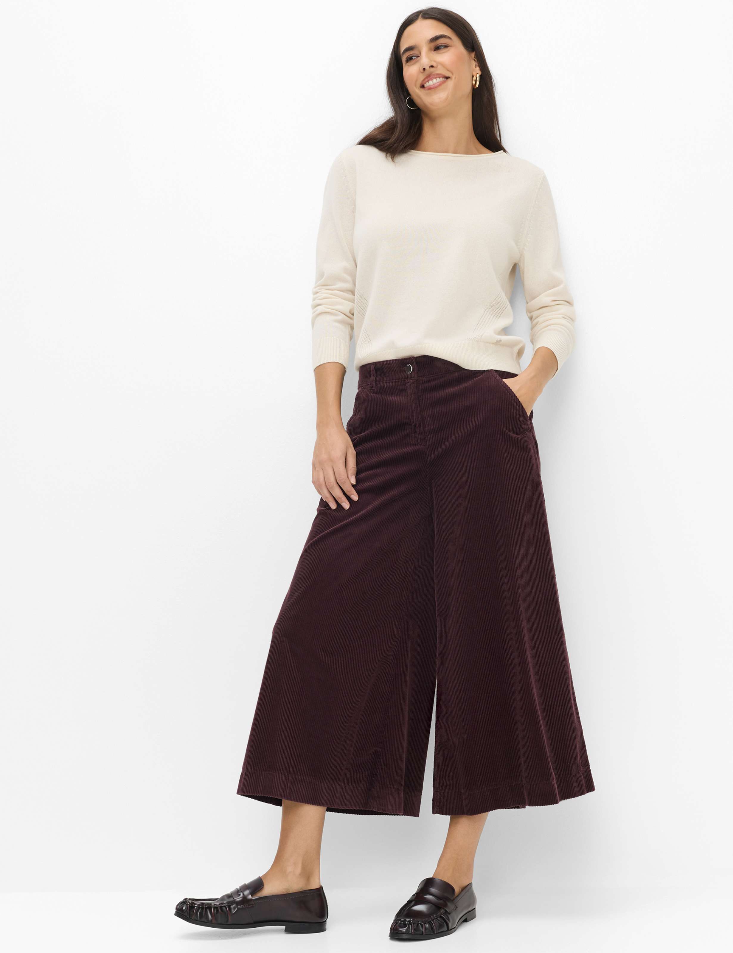 Dames Style MELLI S Donkerpaars Wide Leg Model outfit
