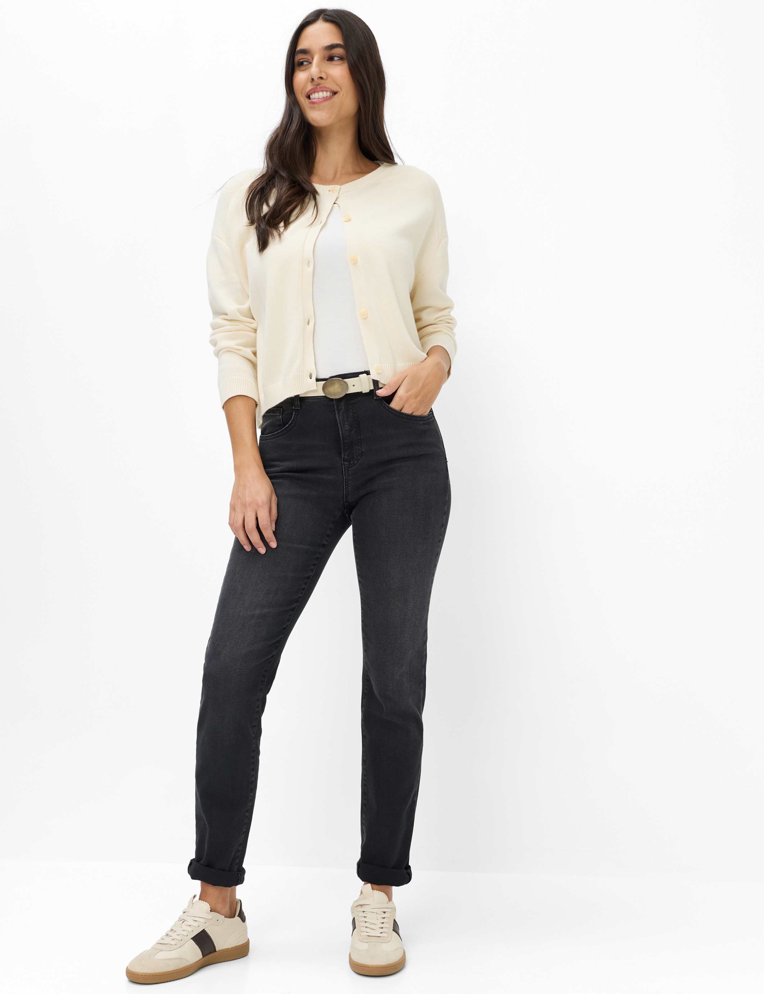 Femme Style MARY Denim Gris Foncé Regular Fit Tenue du mannequin
