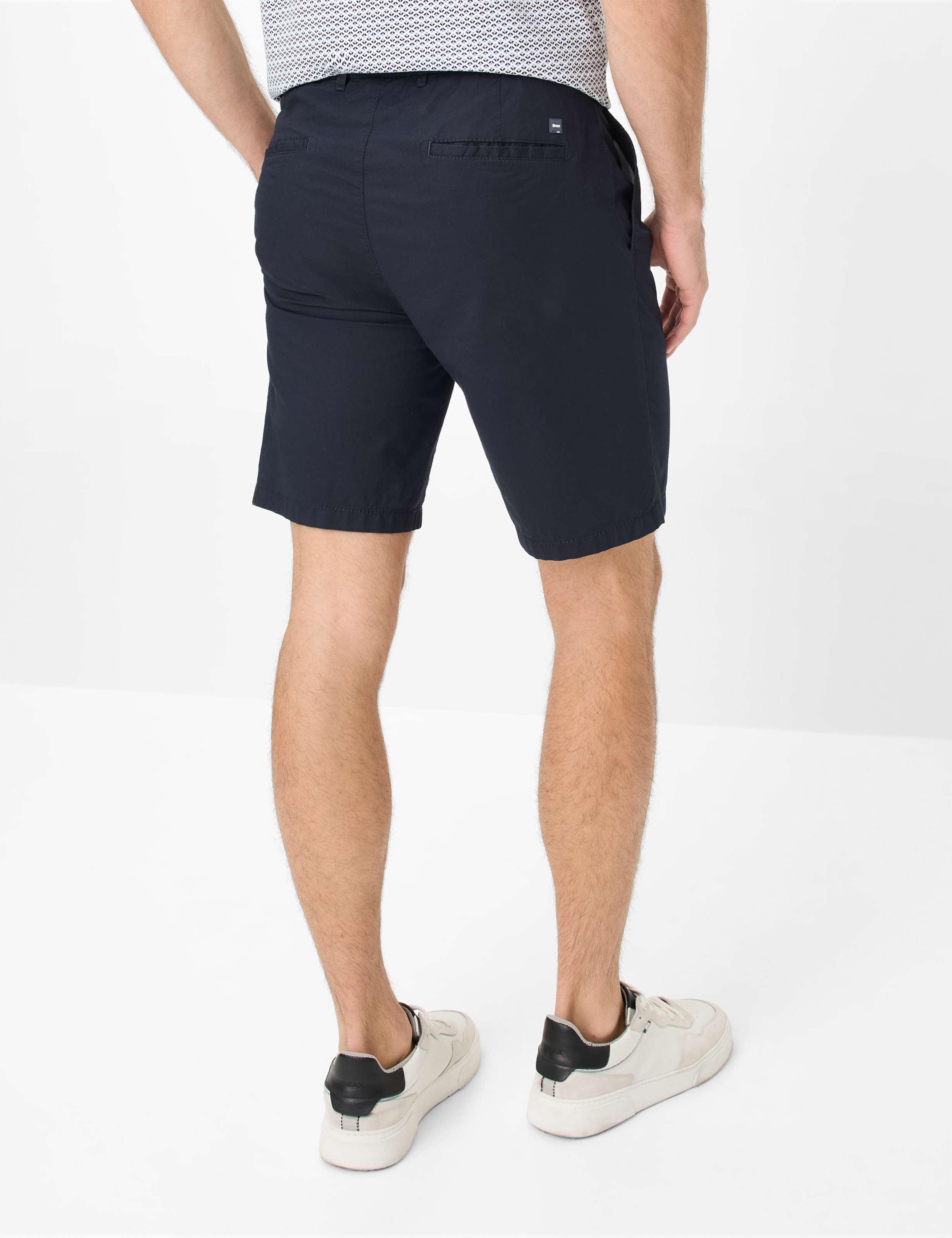 Herren Style TINO Dunkelblau Relaxed Fit Model Rueck