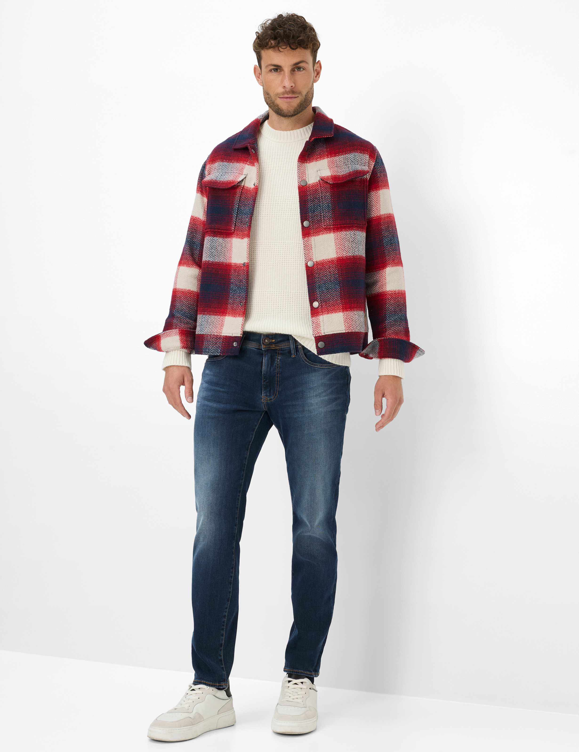 Herren Style CHRIS Denim Dunkelblau Slim Fit Model Outfit
