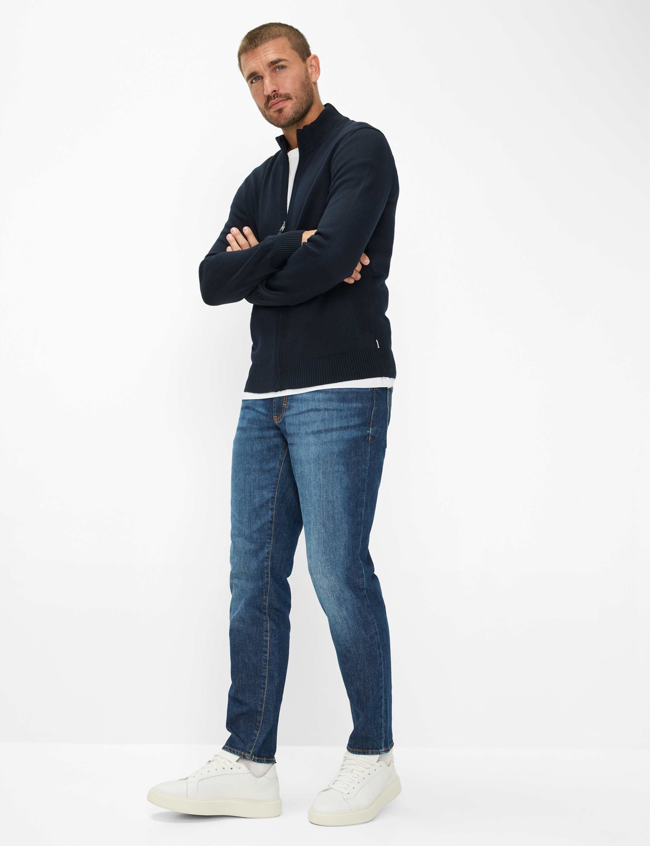 Homme Style JAKE Bleu Foncé  Tenue du mannequin