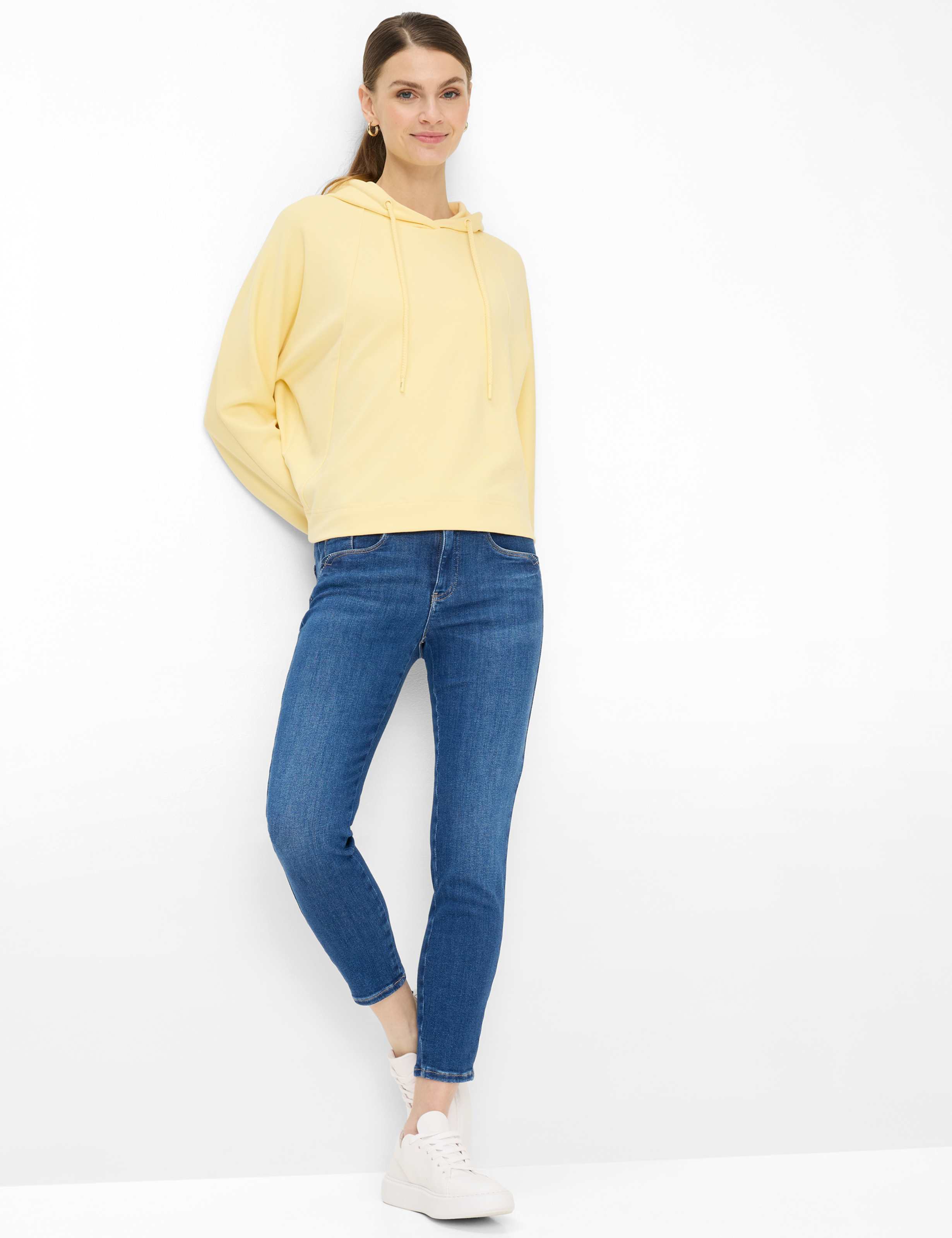 Femme Style ANA S Denim Bleu Skinny Fit Tenue du mannequin