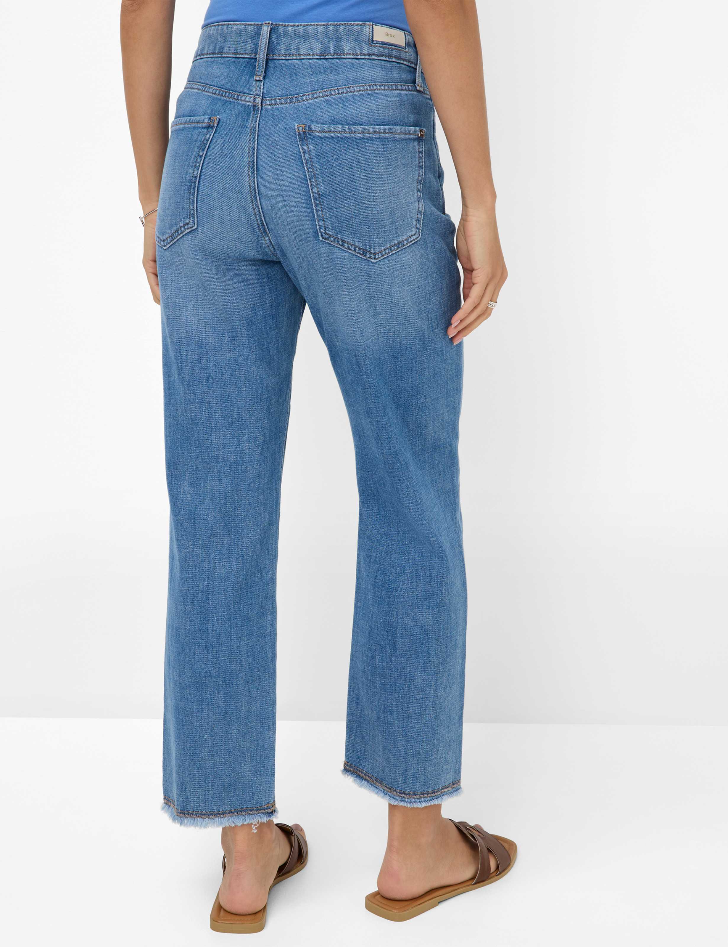 Damen Style MADISON S Denim Hellblau Straight Fit Model Rueck