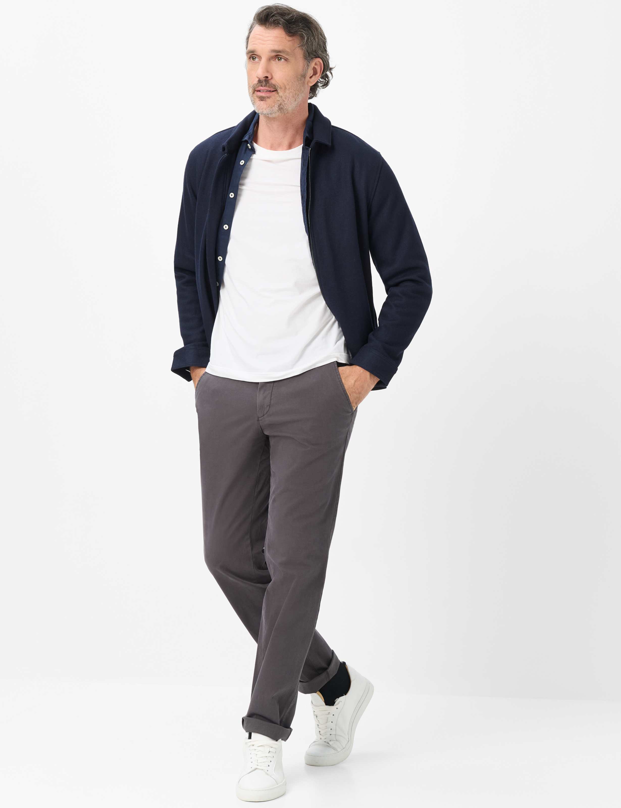 Herren Style THILO Dunkelgrau Regular Fit Model Outfit