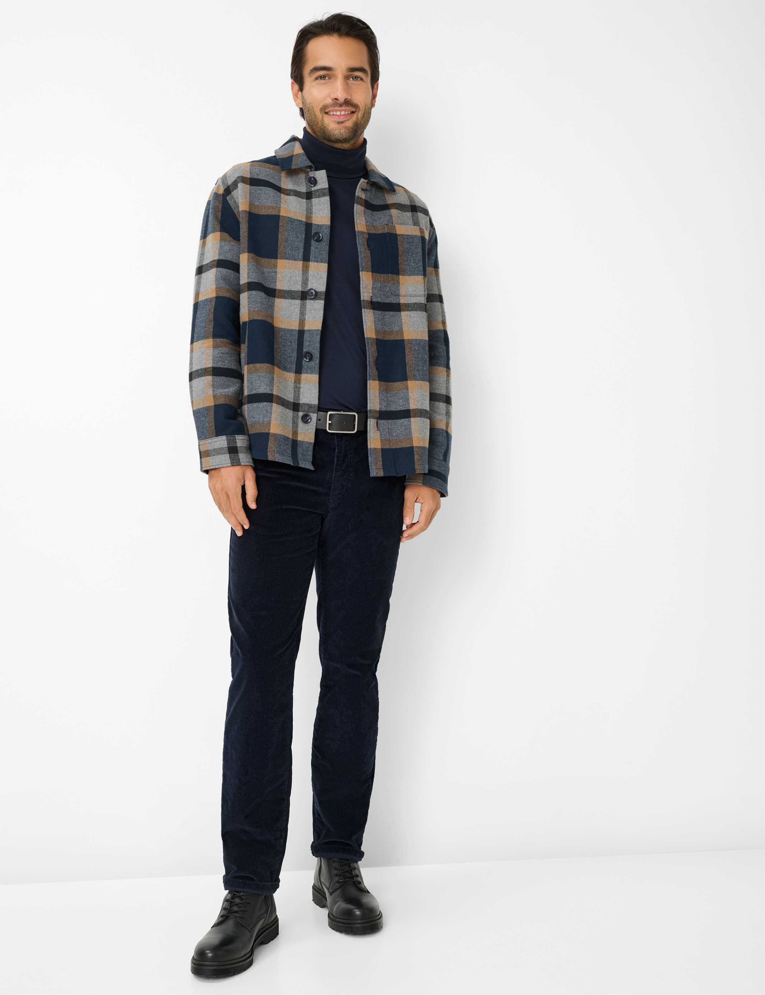 Herren Style CADIZ Dunkelblau Straight Fit Model Outfit