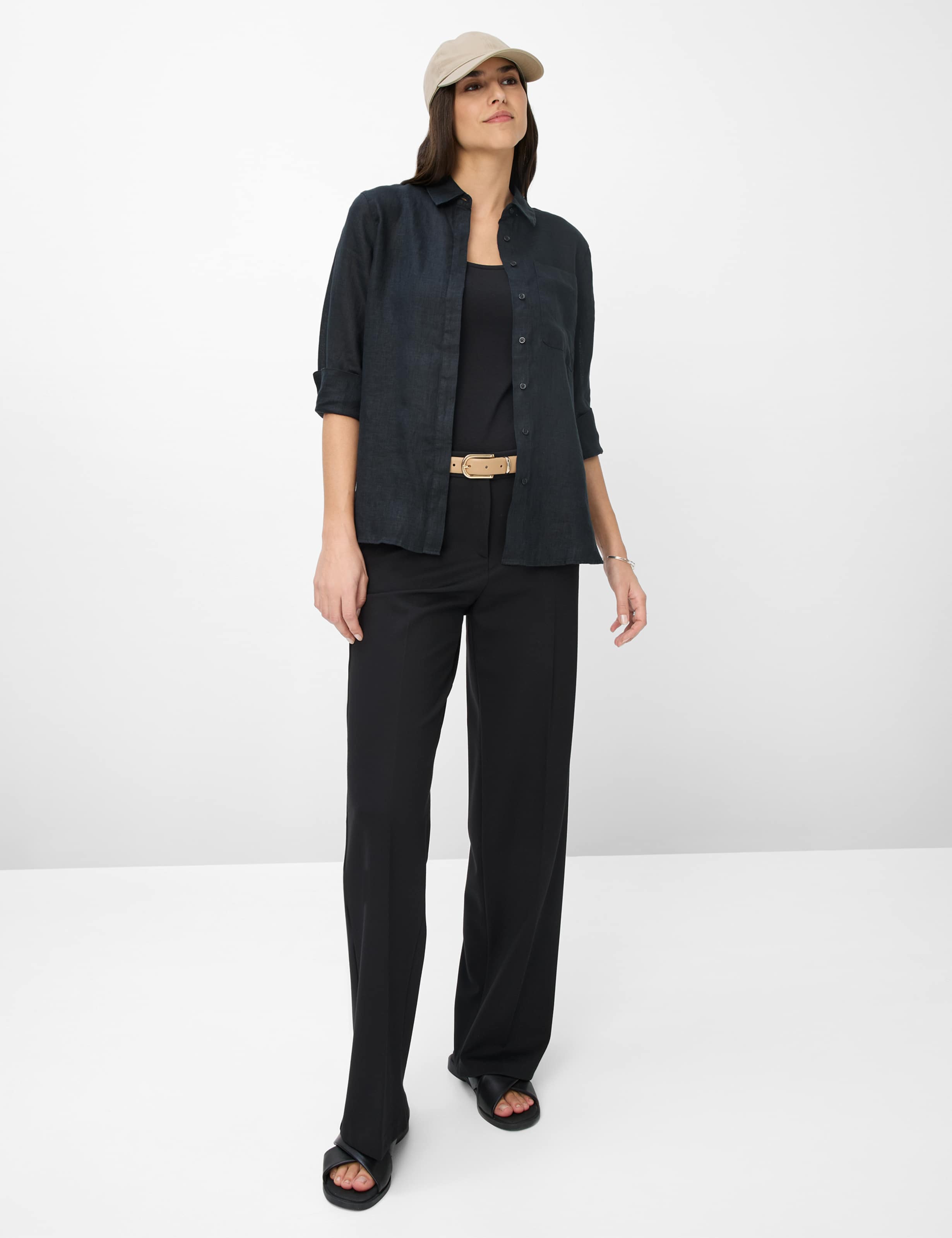 Femme Style VICKI Noir  Tenue du mannequin