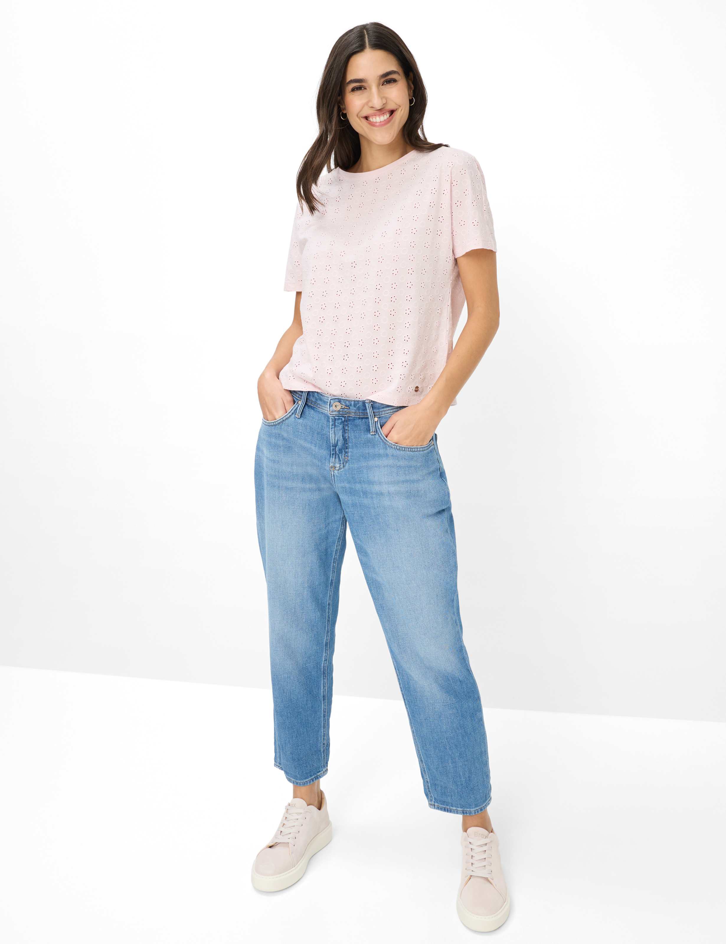 Femme Style MILEY S Bleu Clair Tapered Fit Tenue du mannequin