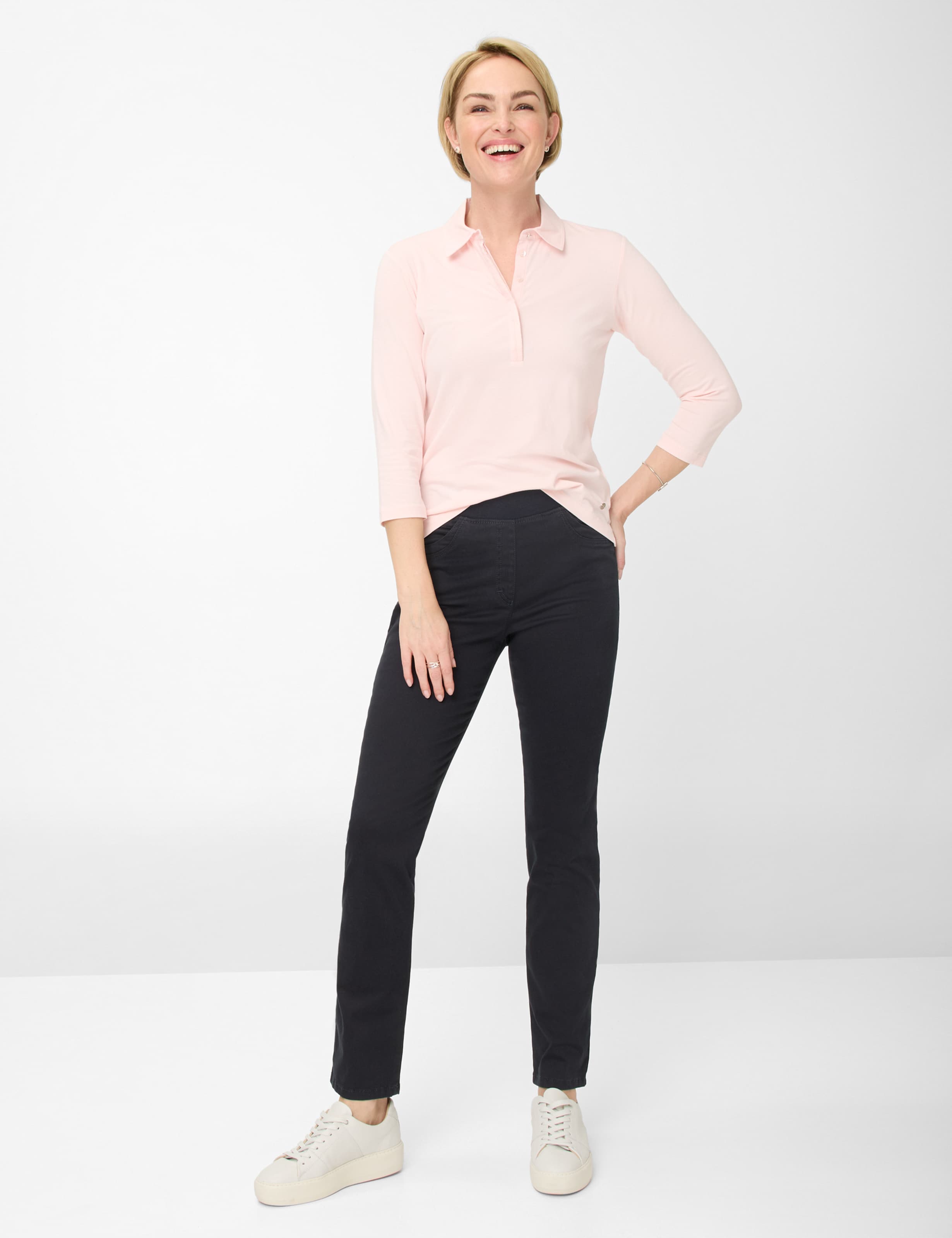Damen Style PAMINA FUN Dunkelblau Slim Fit Model Outfit