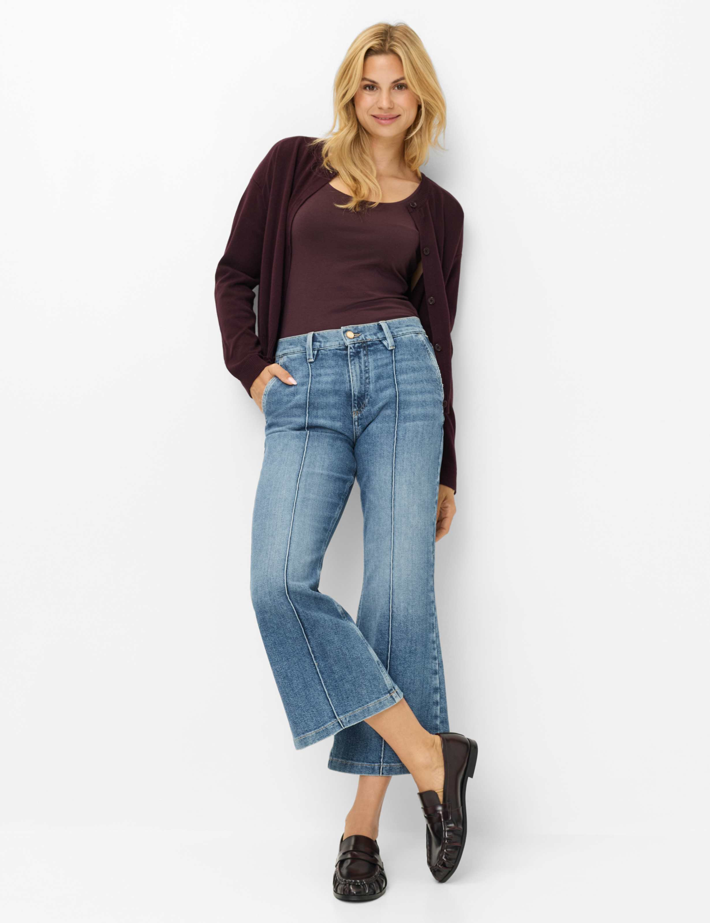Femme Style SILVY Violette Foncé  Tenue du mannequin