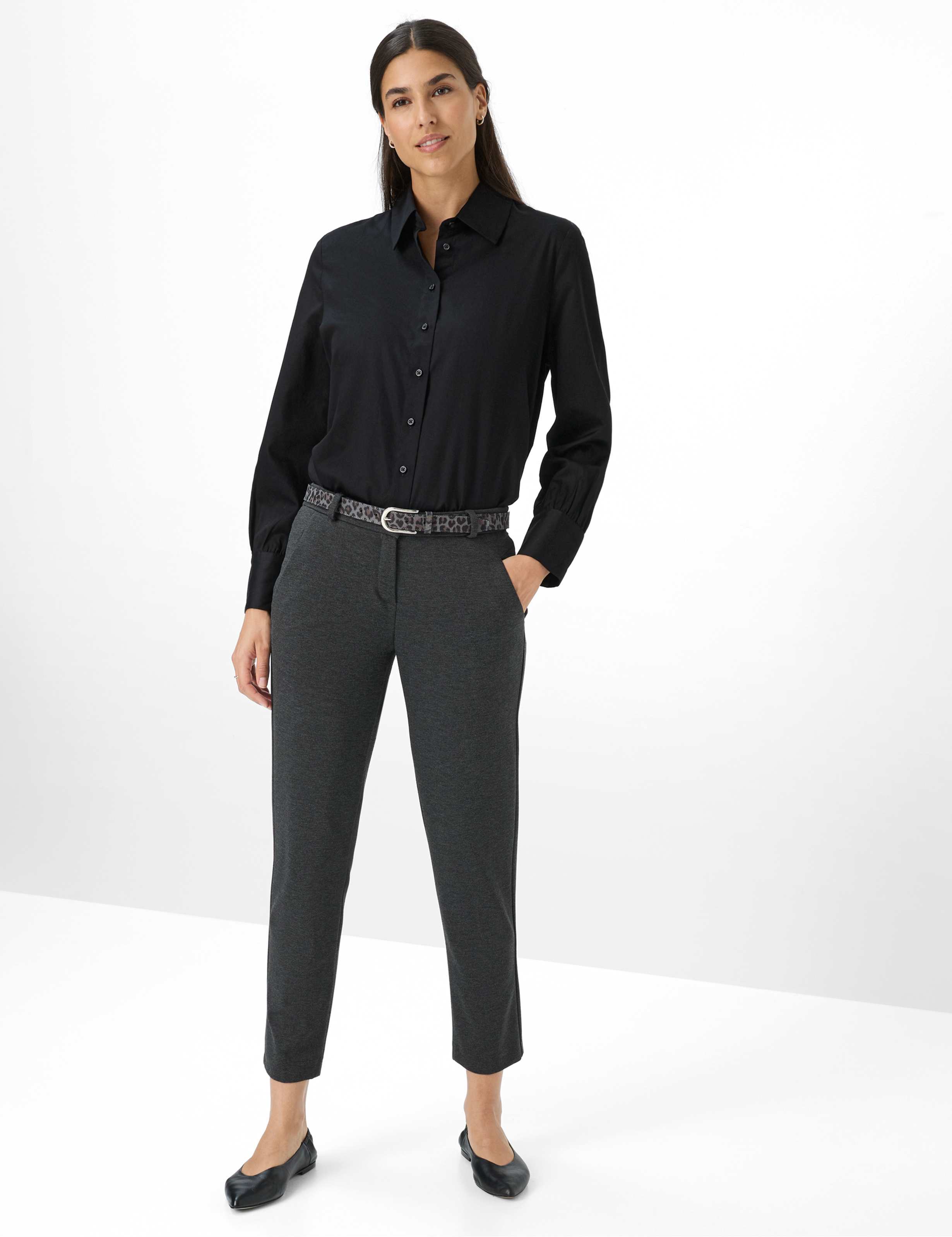 Damen Style MARON S Grau Regular Fit Model Outfit