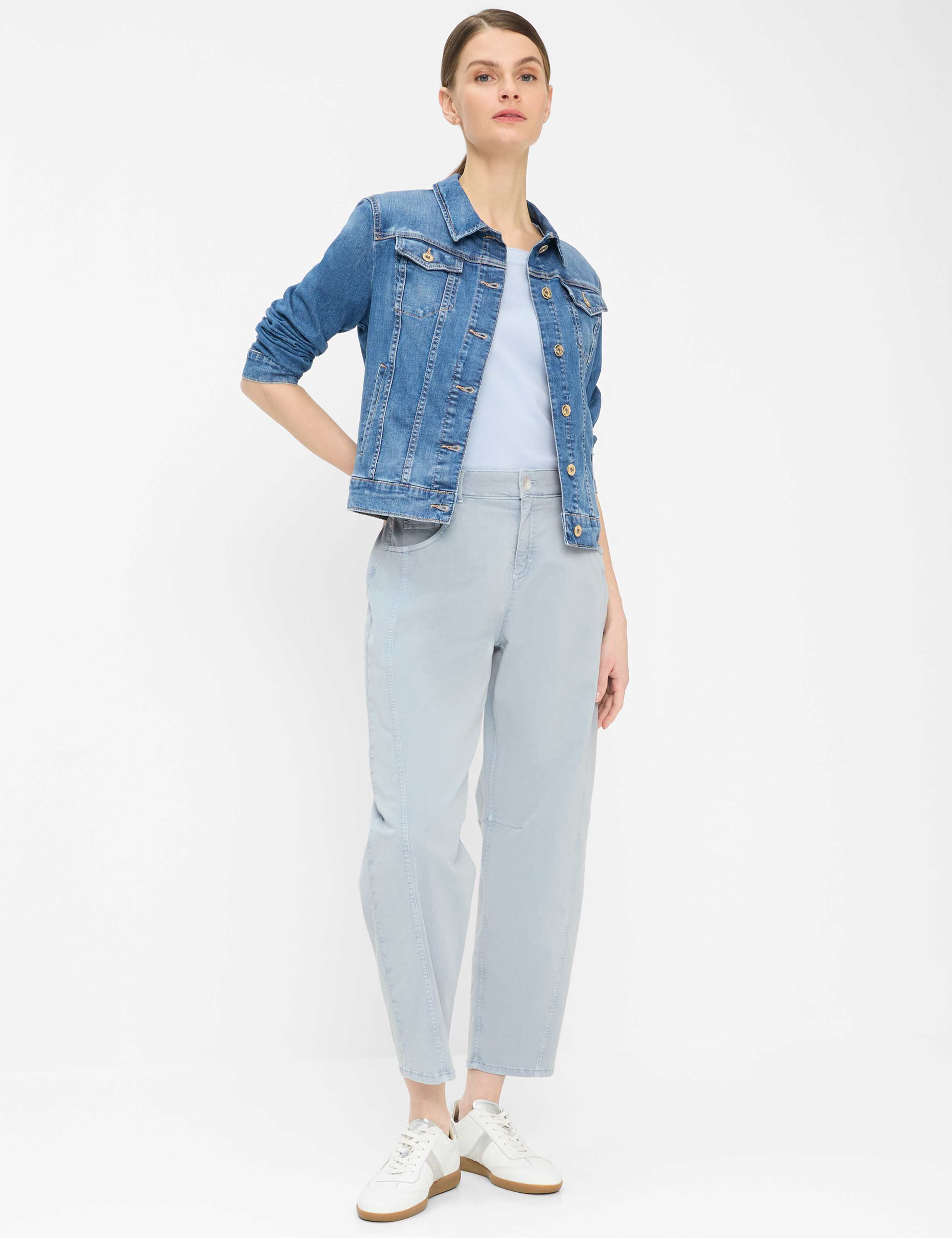 Damen Style CIRA S Hellblau  Model Outfit