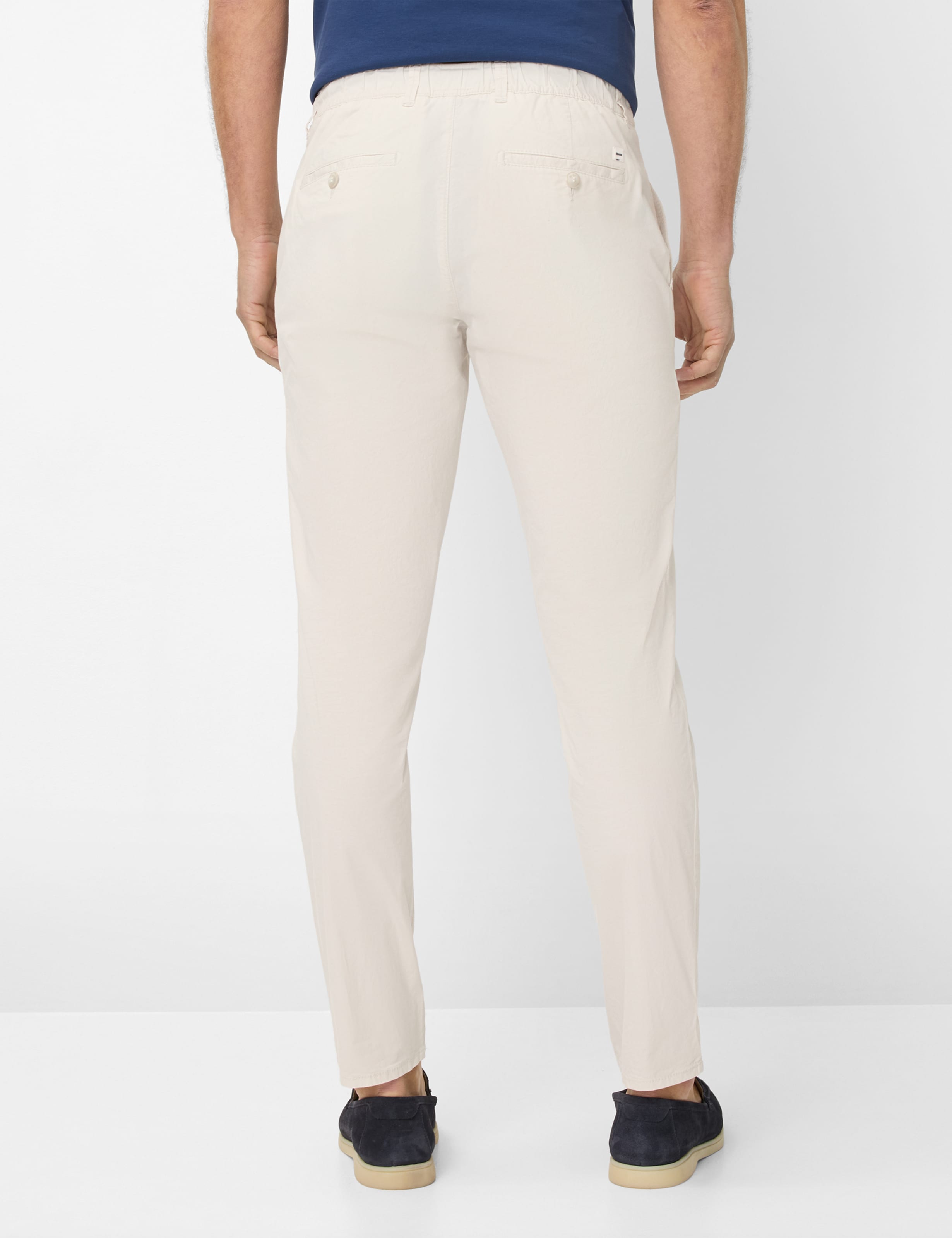 Herren Style FABIO Hellbeige Modern Fit Model Rueck