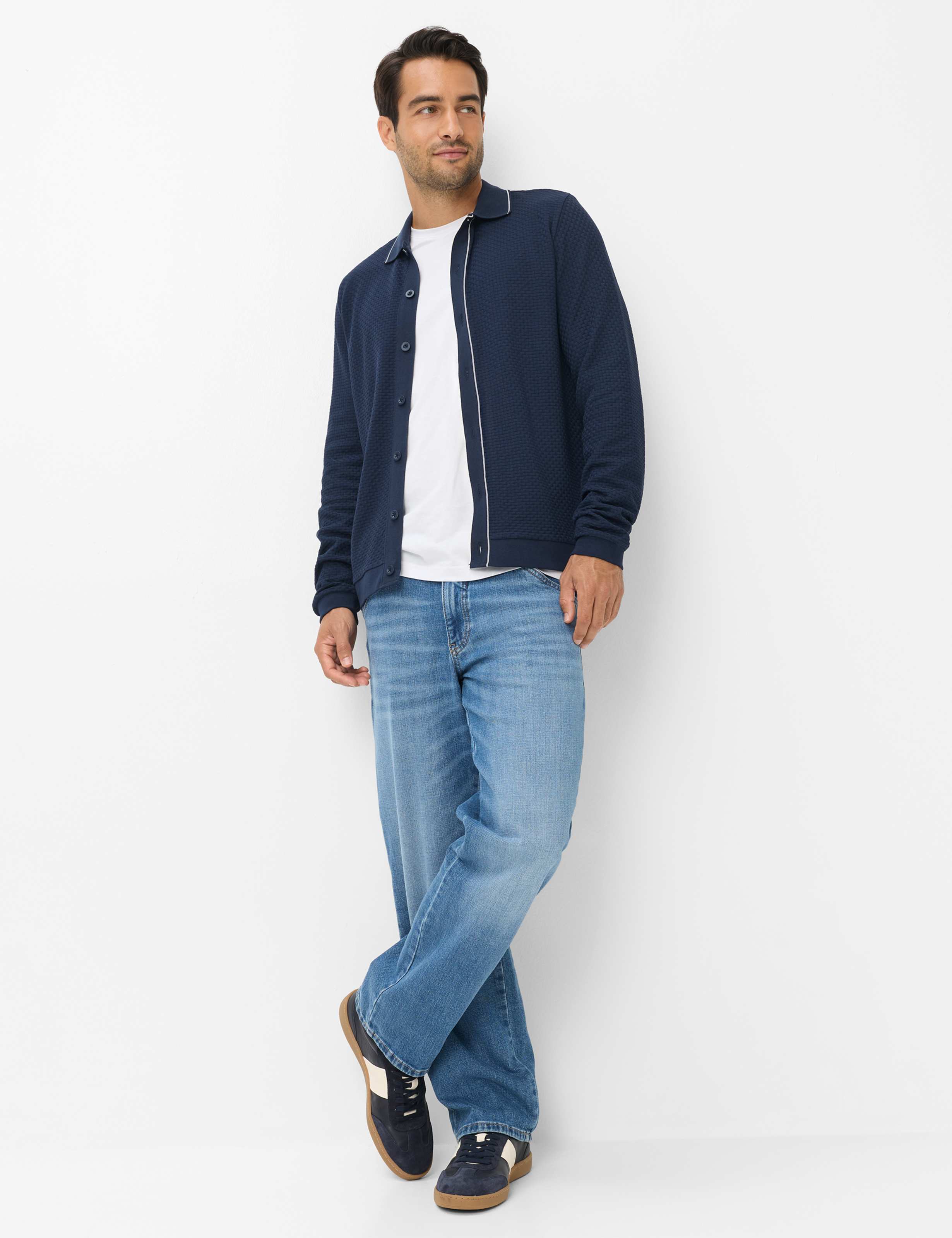 Homme Style PARIS Bleu Foncé  Tenue du mannequin