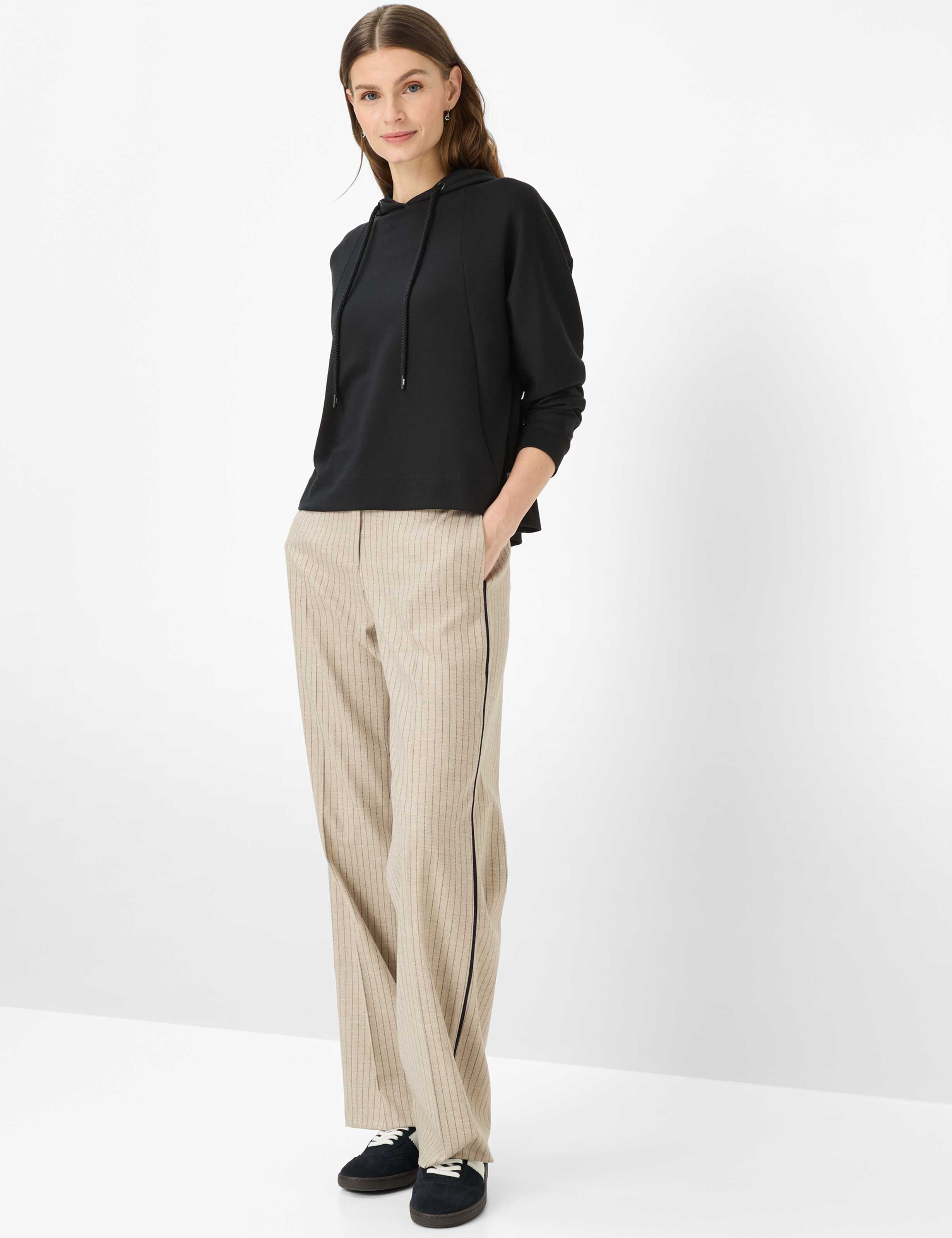 Dame Style BECA L Mørkeblå  Model Outfit