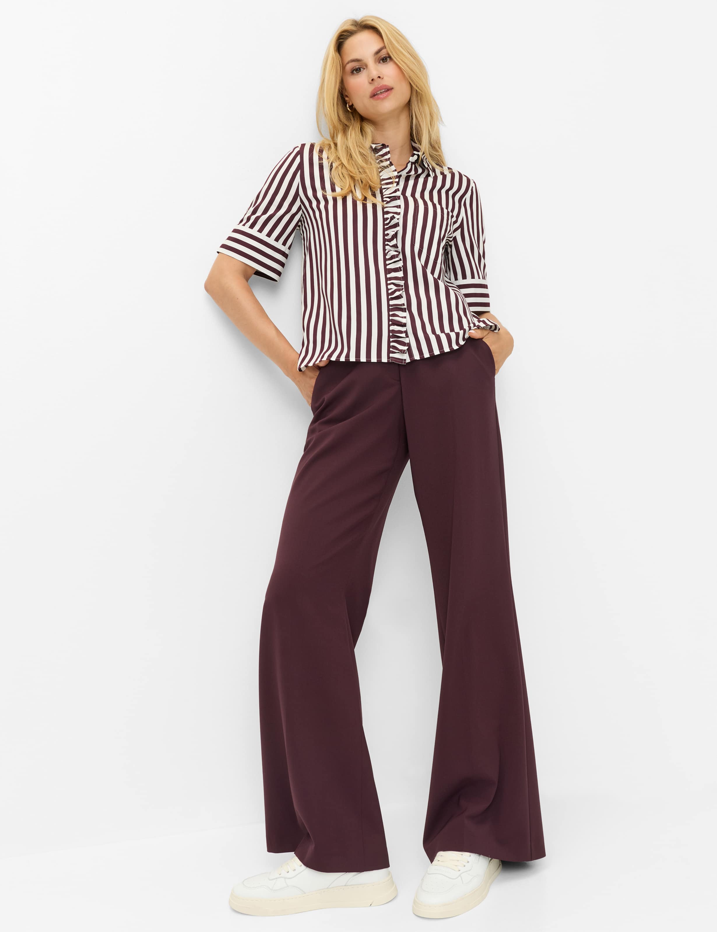 Femme Style MAINE Violette Foncé Wide Leg Tenue du mannequin