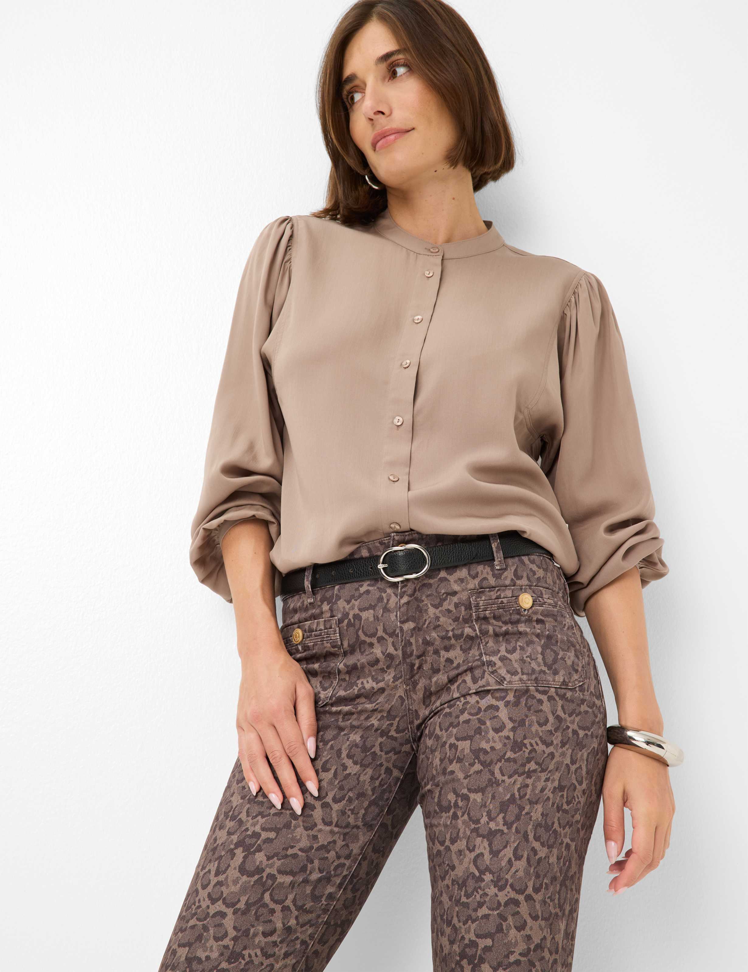 Women Style SHAKIRA Dark Brown Slim Fit Detail 1