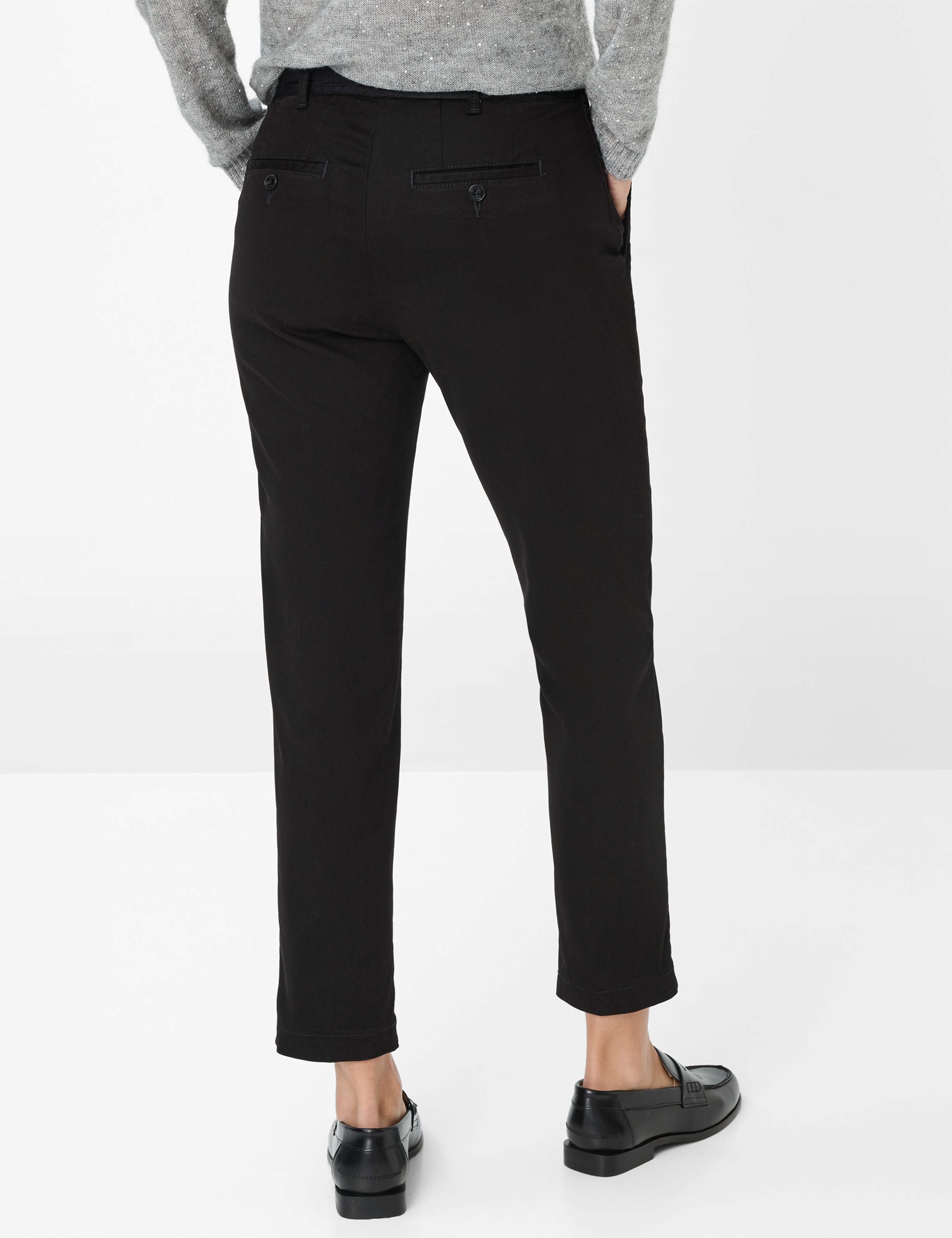 Damen Style MARON S Schwarz Regular Fit Model Rueck