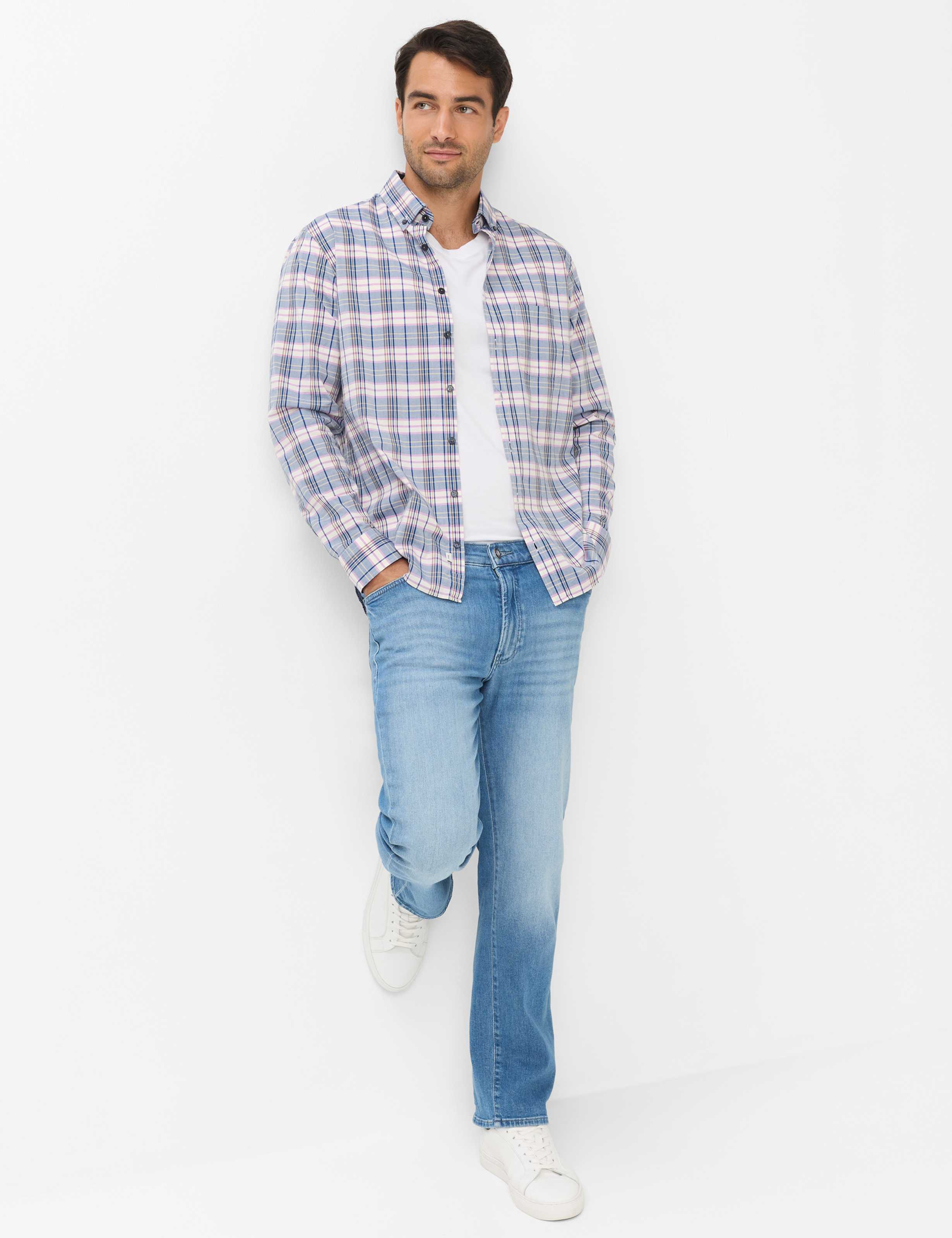 Men Style CLINT Denim Light Blue Relaxed Fit Model Outfit