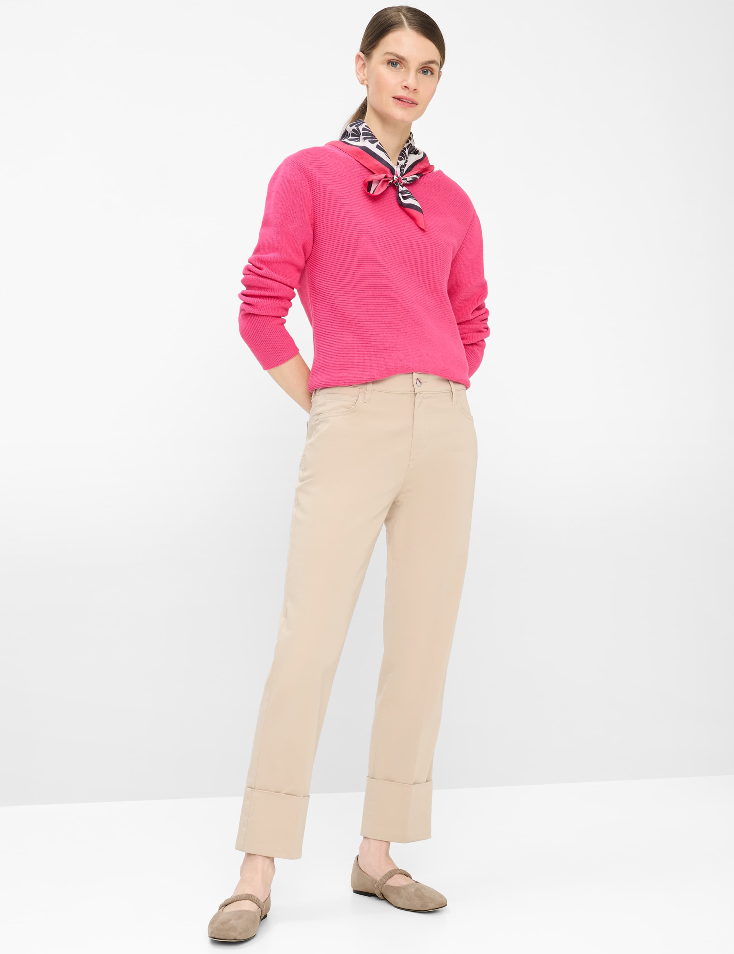 Women Style MADISON S Beige Straight Fit Model Outfit