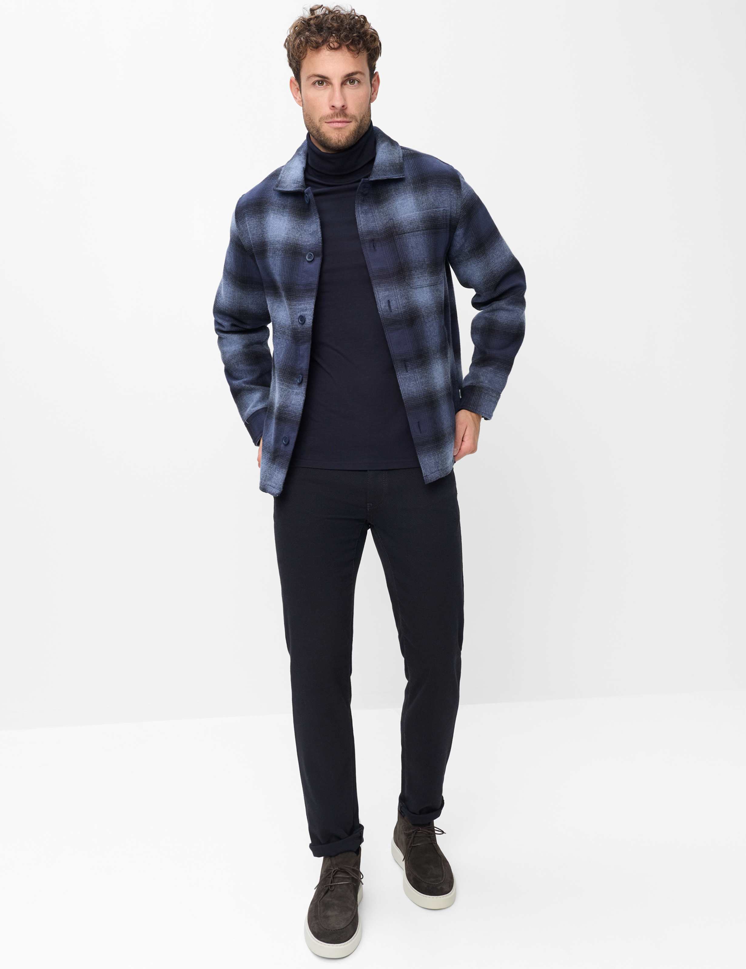 Herren Style CADIZ Dunkelblau Straight Fit Model Outfit
