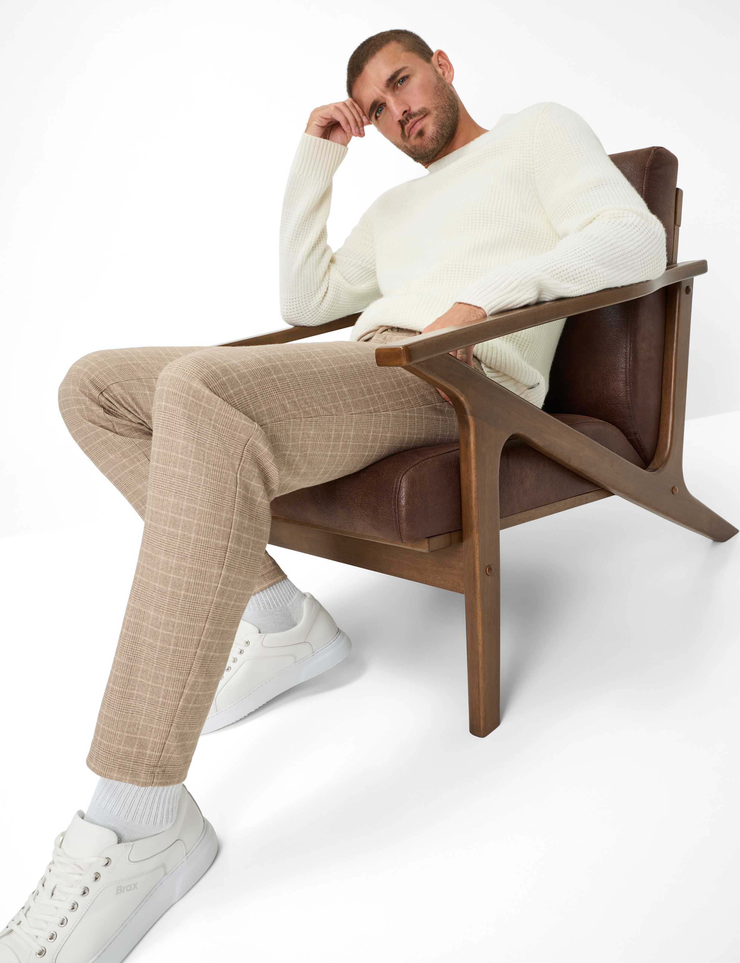 Men Style PHIL Light Brown Relaxed Fit Detail 1