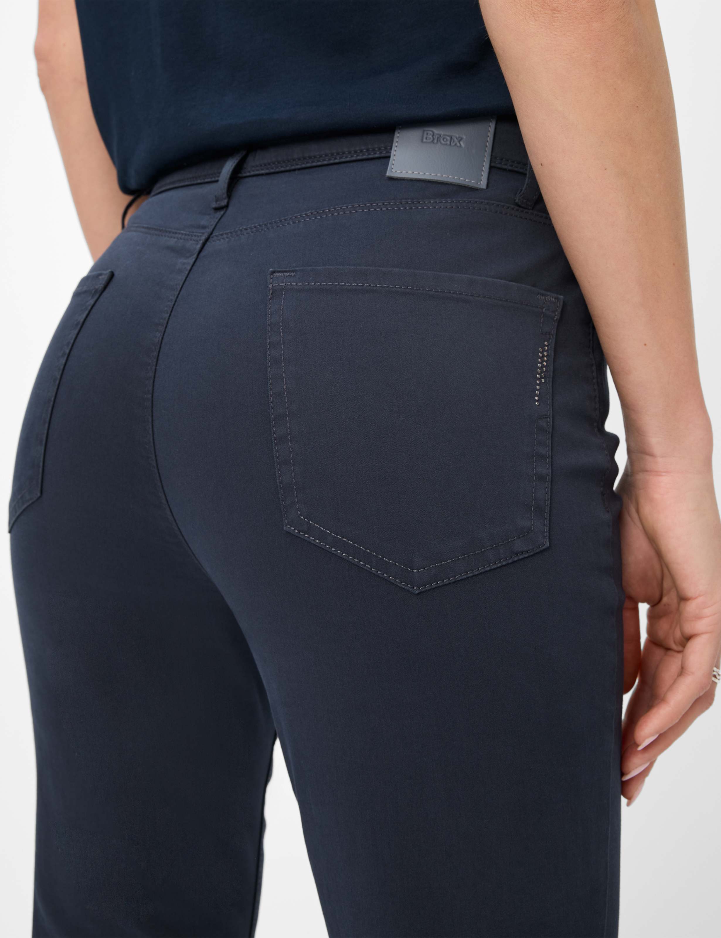 Damen Style CAROLA Perma Blau Feminine Fit Detail 2