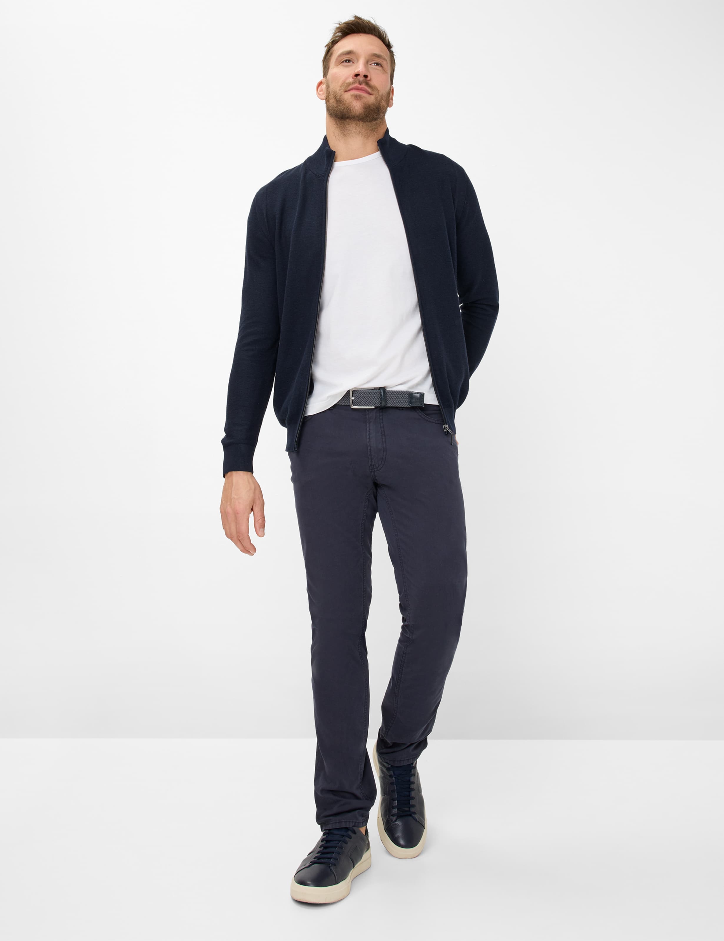 Herre Style CHUCK Mørkeblå Modern Fit Model Outfit