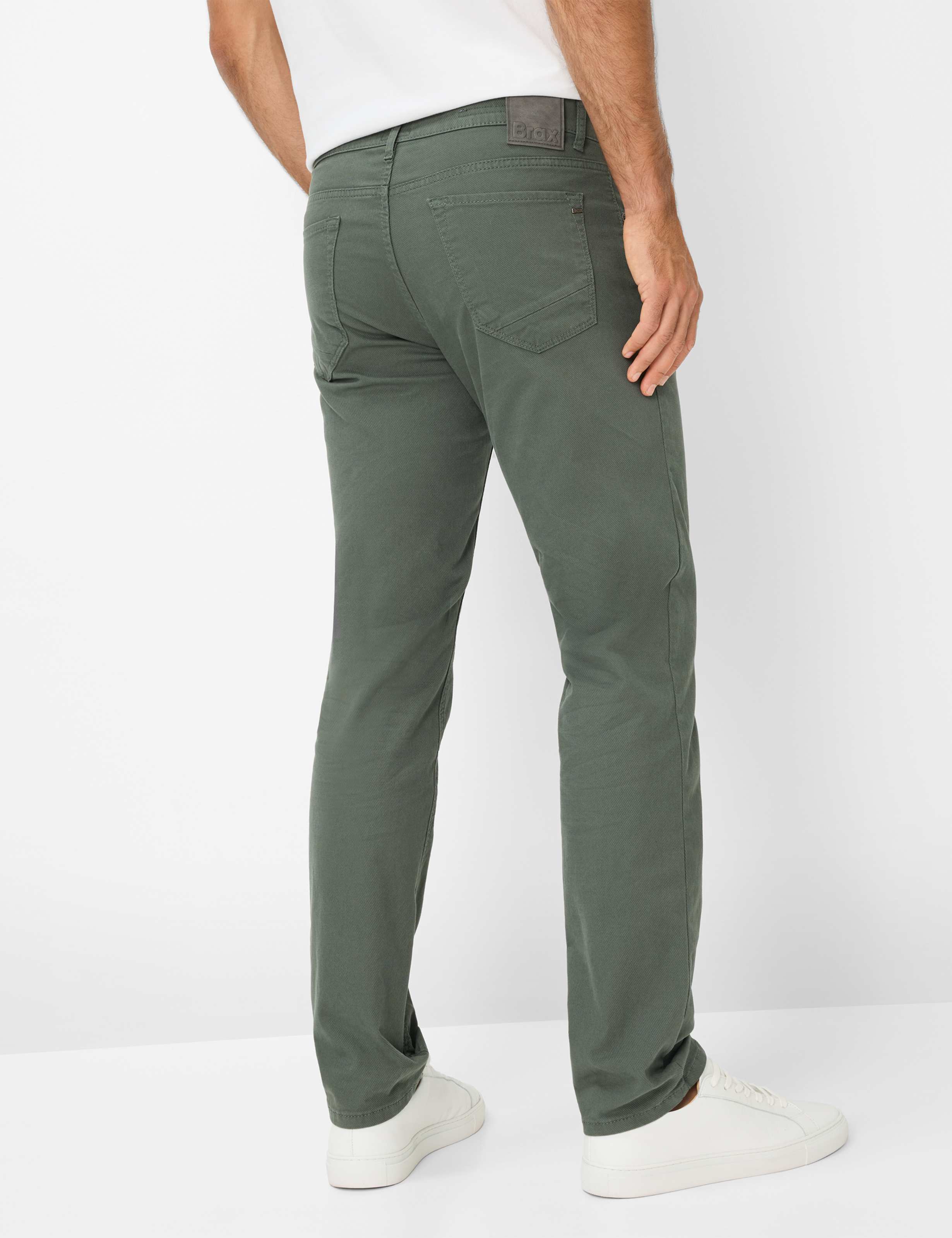 Heren Style CHUCK Donkergroen Modern Fit Model achterkant