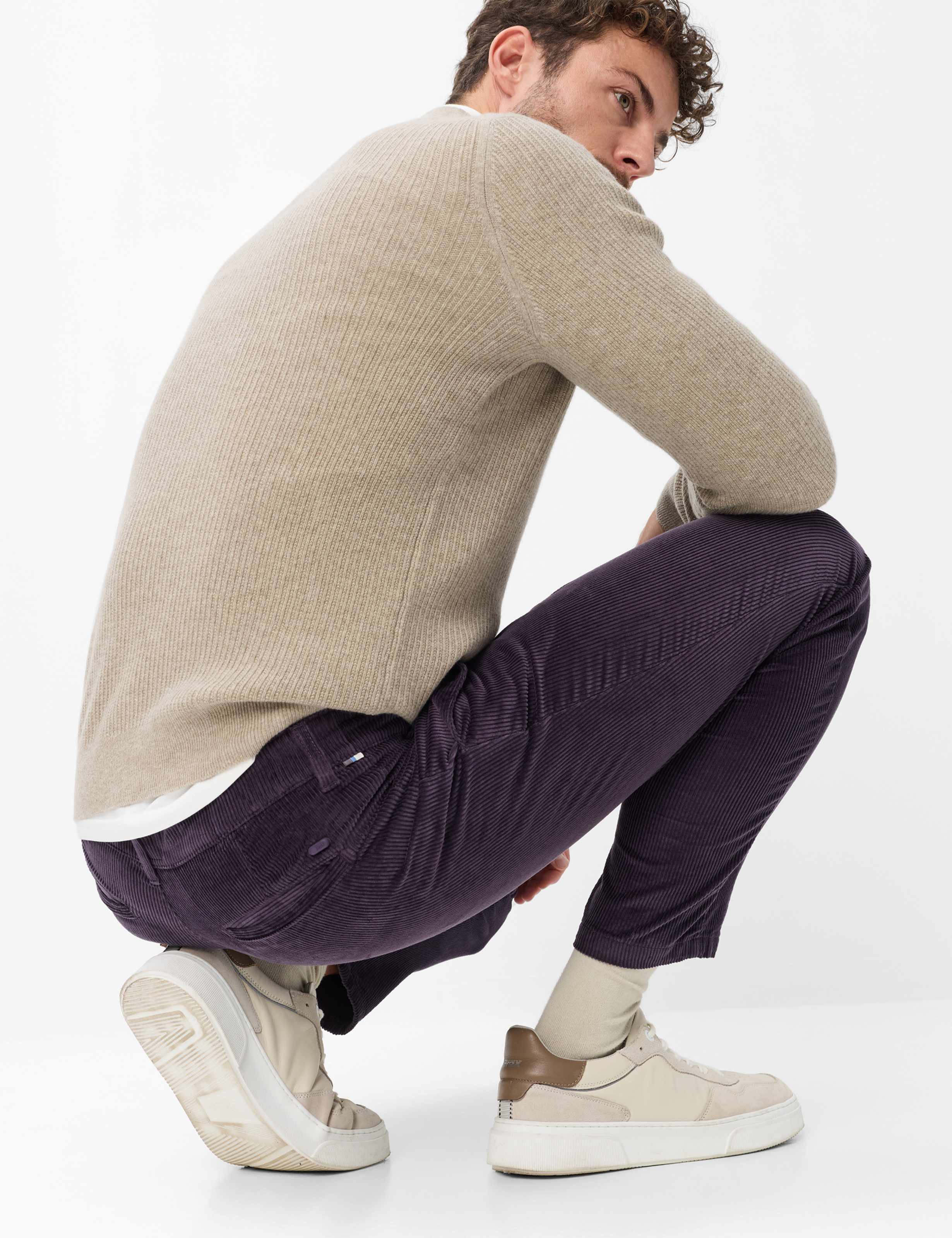 Herren Style PHIL Dunkles Lila Tapered Fit Detail 1