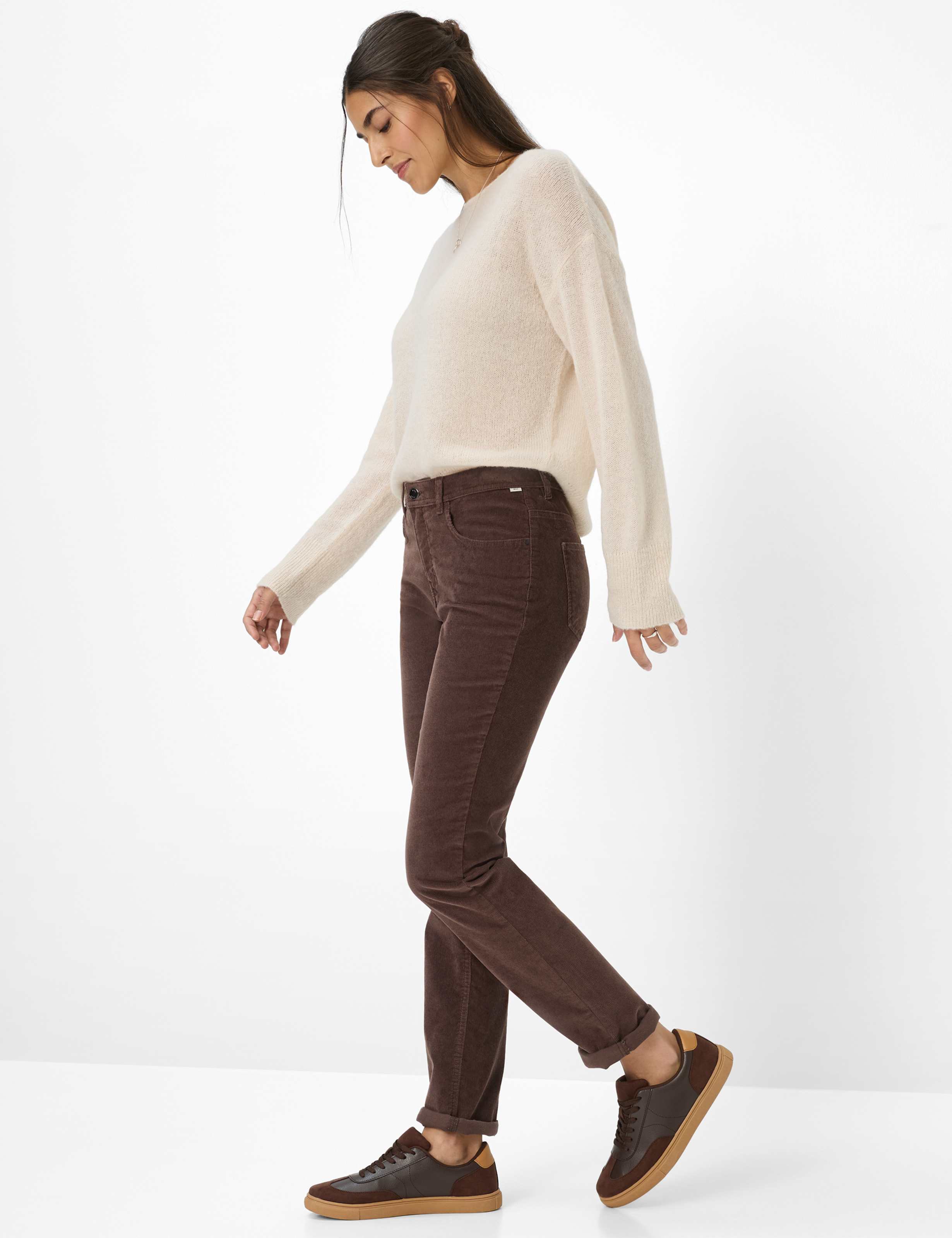 Women Style MARY Dark Brown Regular Fit Model Outfit