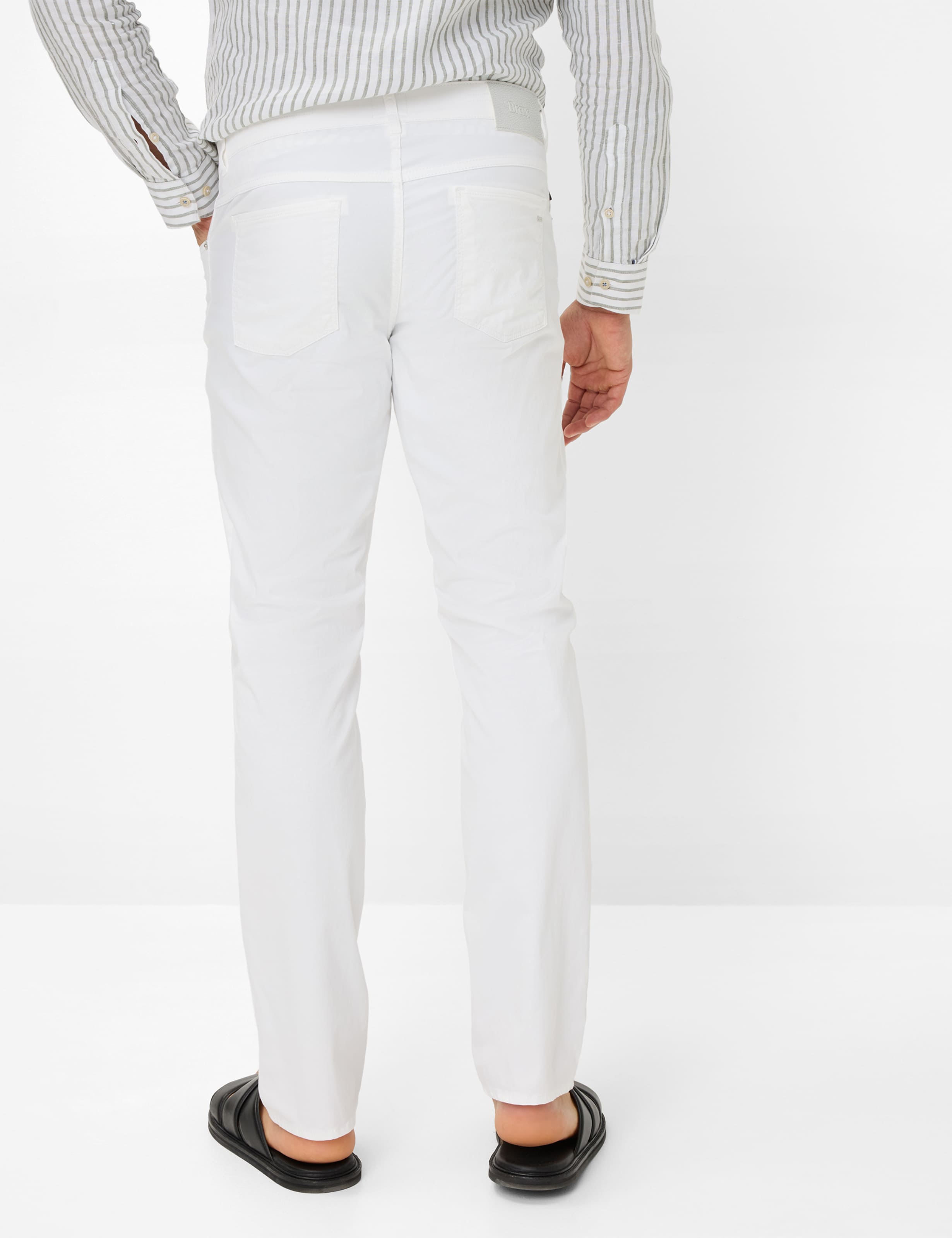 Men Style COOPER White Regular Fit Model back